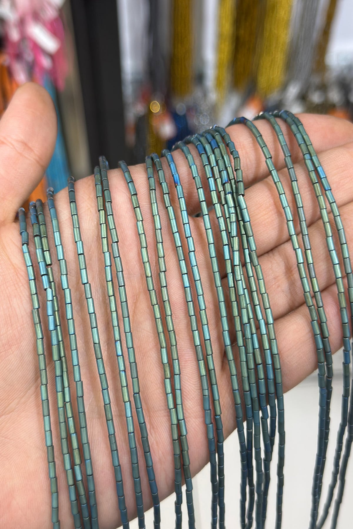 Hematit Taşı Silindir Kesim Mat Yeşil 2x4mm Doğal Taş Dizi