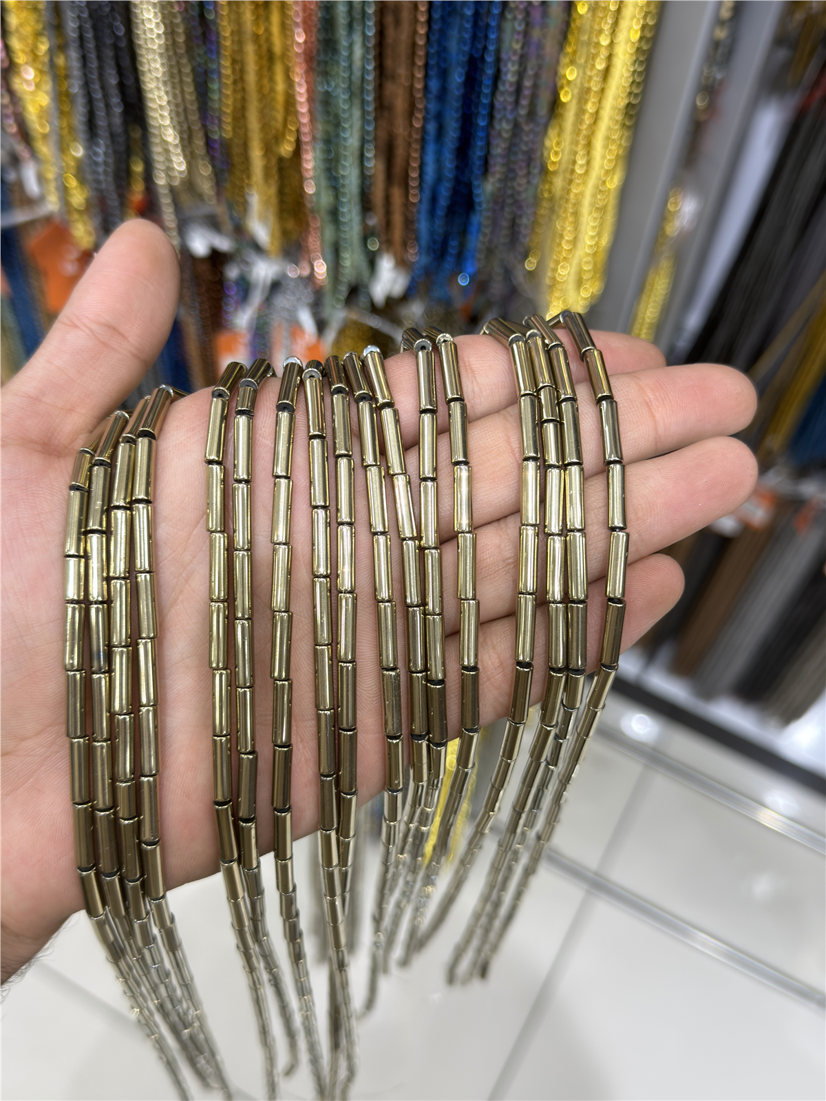 Hematit Taşı Silindir Kesim Parlak Antik Sarı 4x13mm Doğal Taş Dizi