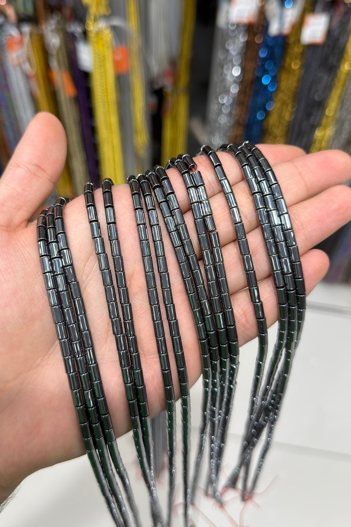 Hematit Taşı Silindir Kesim Parlak Füme 4x6mm Doğal Taş Dizi