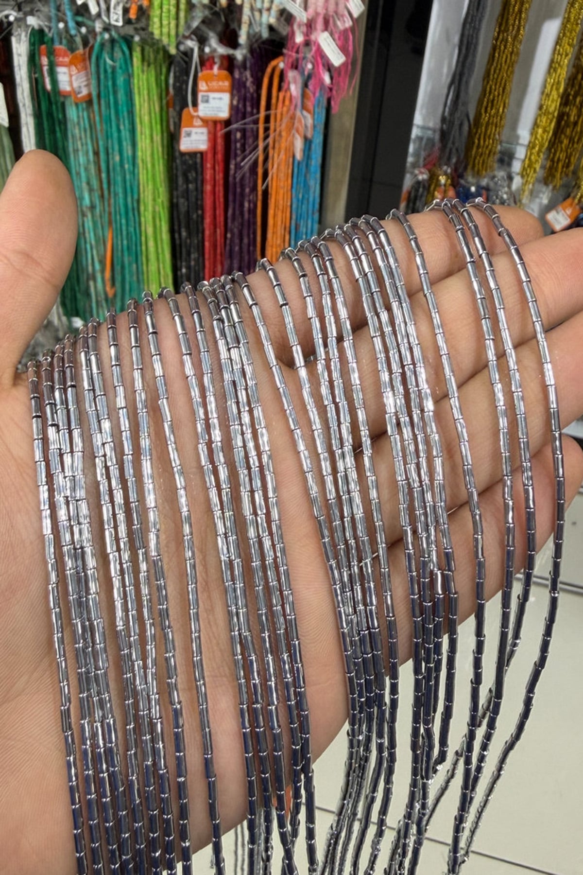 Hematit Taşı Silindir Kesim Parlak Gümüş 2x4mm Doğal Taş Dizi