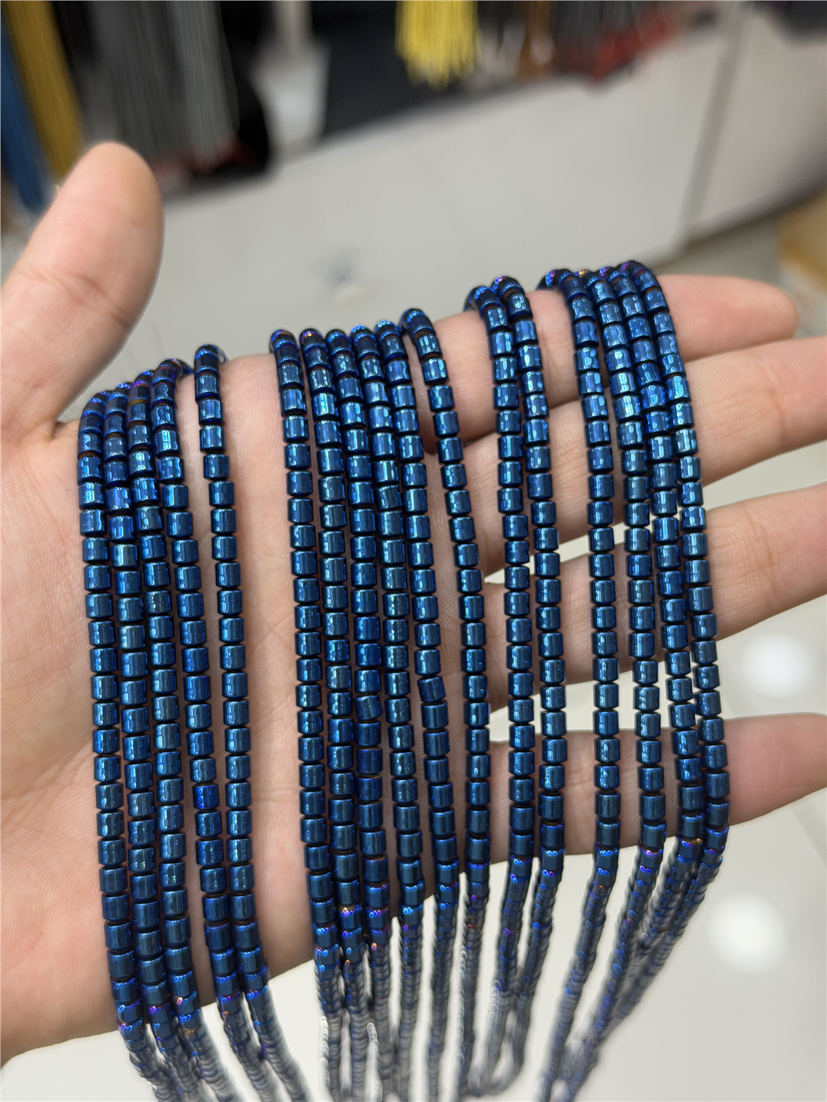 Hematit Taşı Silindir Kesim Parlak Mavi 4mm Doğal Taş Dizi