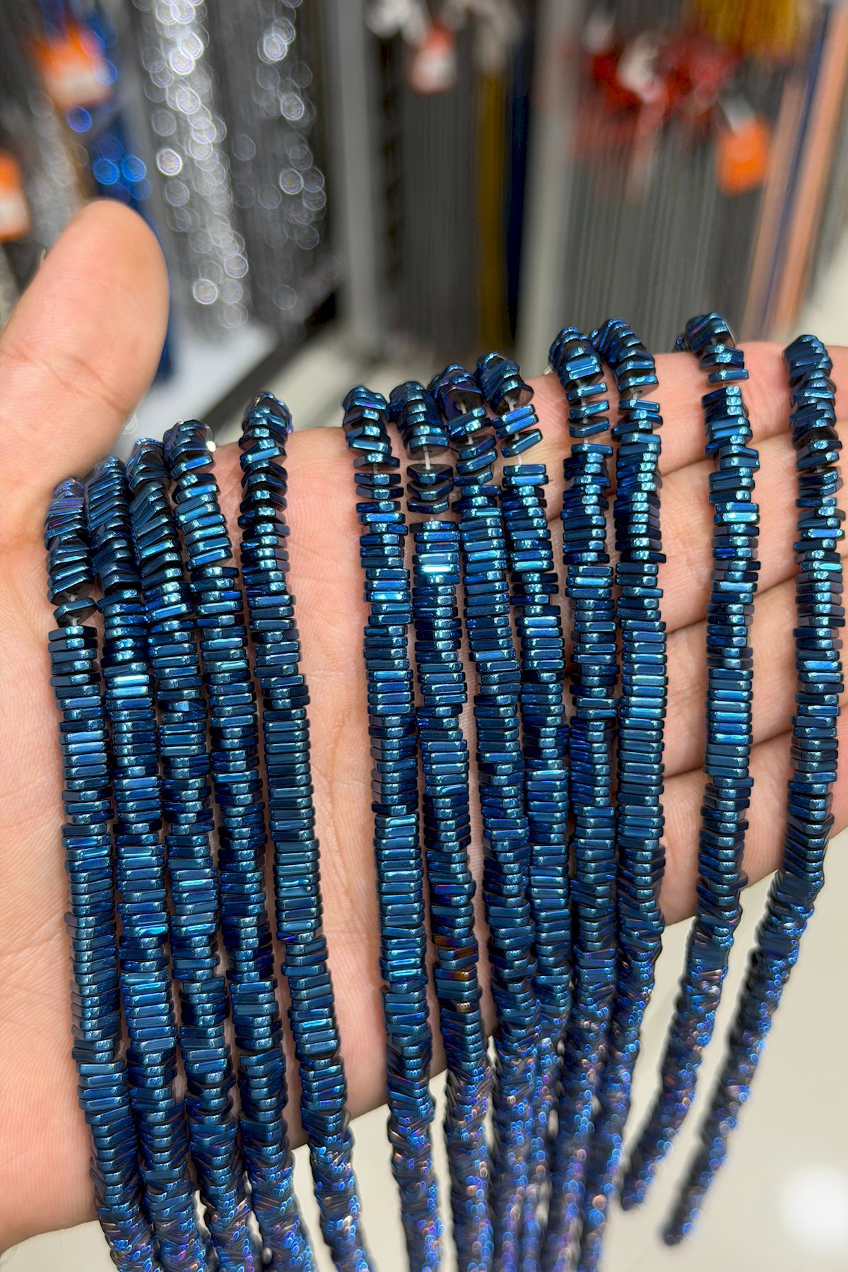 Hematit Taşı Üçgen Kesim Parlak Mavi 6x2mm Doğal Taş Dizi