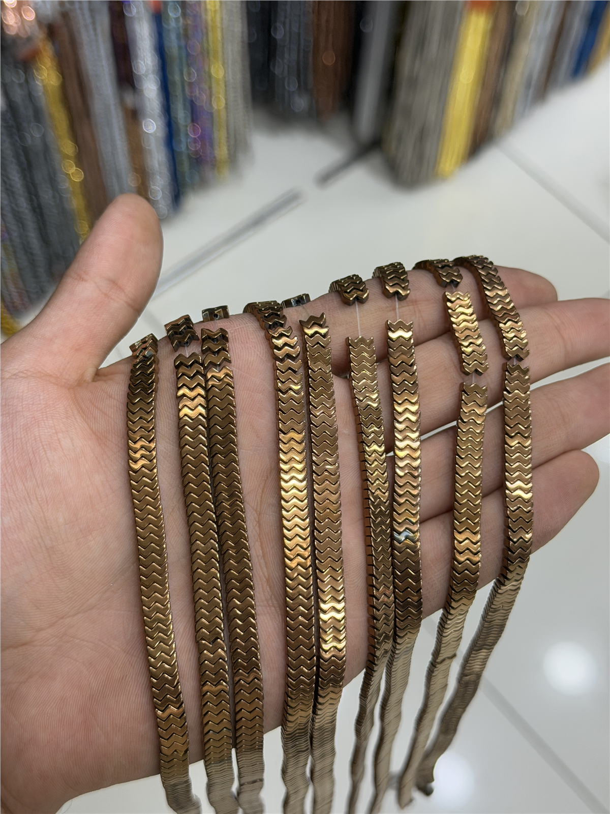 Hematit Taşı Yarasa Kesim Parlak Kahverengi 7x1mm Doğal Taş Dizi