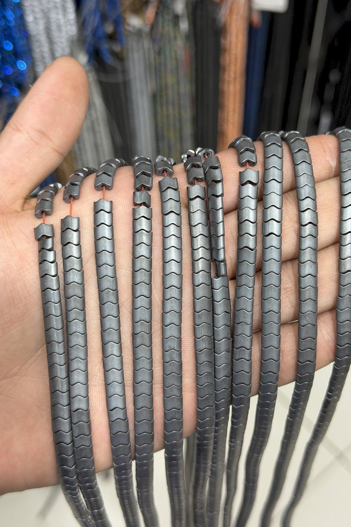 Hematit Taşı Yassı Balık Sırtı Kesim Mat Gri 6x4mm Doğal Taş Dizi