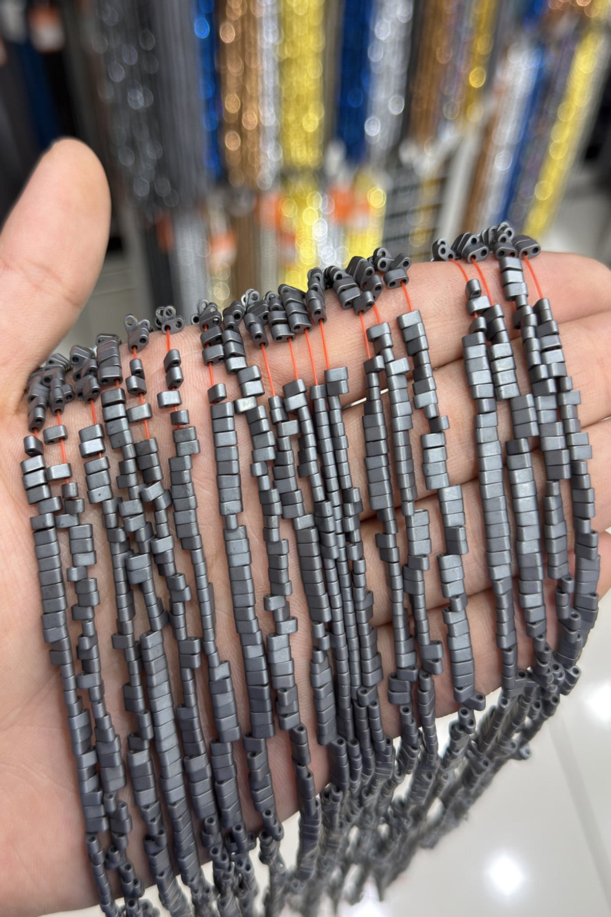 Hematit Taşı Yassı Dikdörtgen Kesim Mat Gri 4x2mm Doğal Taş Dizi