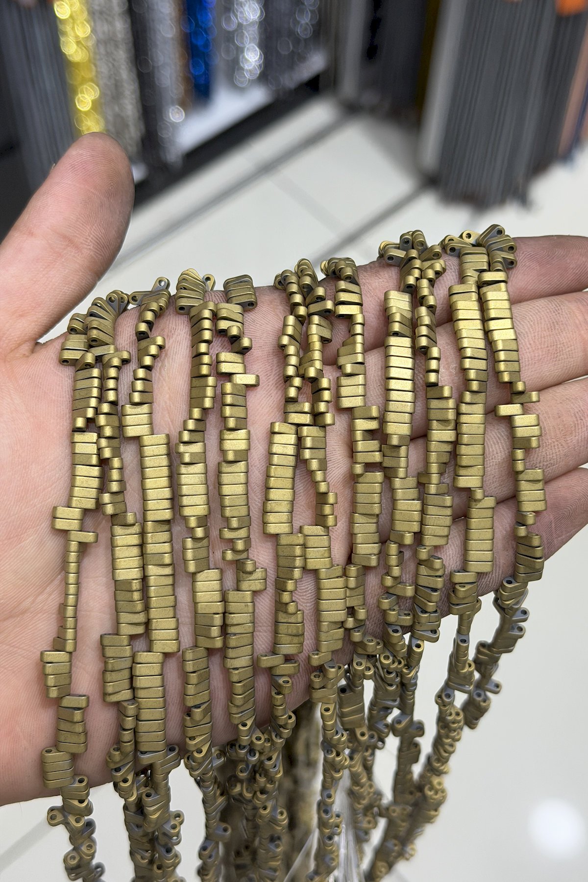 Hematit Taşı Yassı Dikdörtgen Kesim Mat Sarı 6x2mm Doğal Taş Dizi
