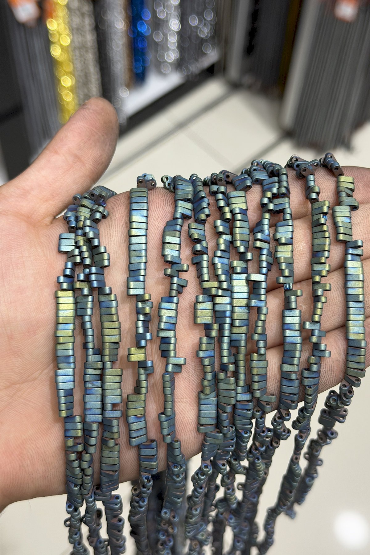 Hematit Taşı Yassı Dikdörtgen Kesim Mat Yeşil 6x2mm Doğal Taş Dizi