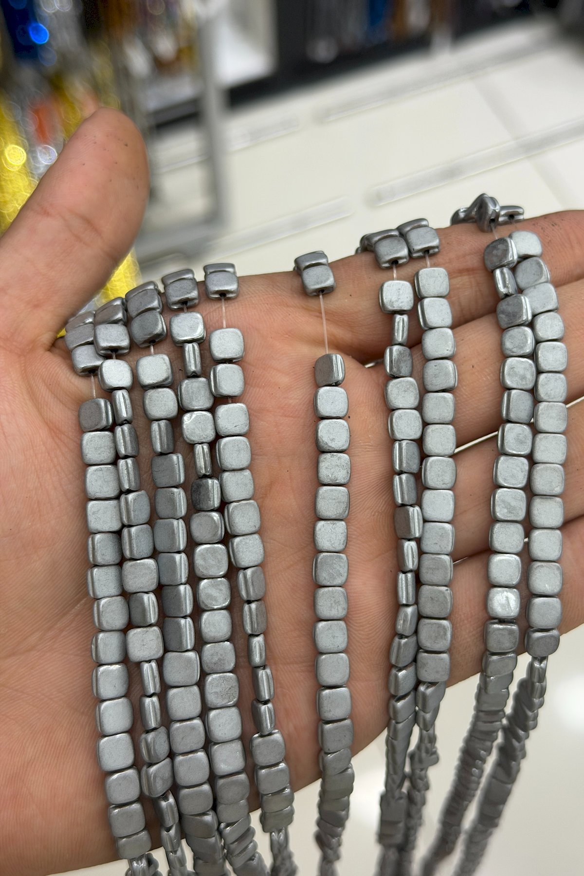 Hematit Taşı Yassı Kare Kanallı Kesim Mat Açık Gri 6x6mm Doğal Taş Dizi