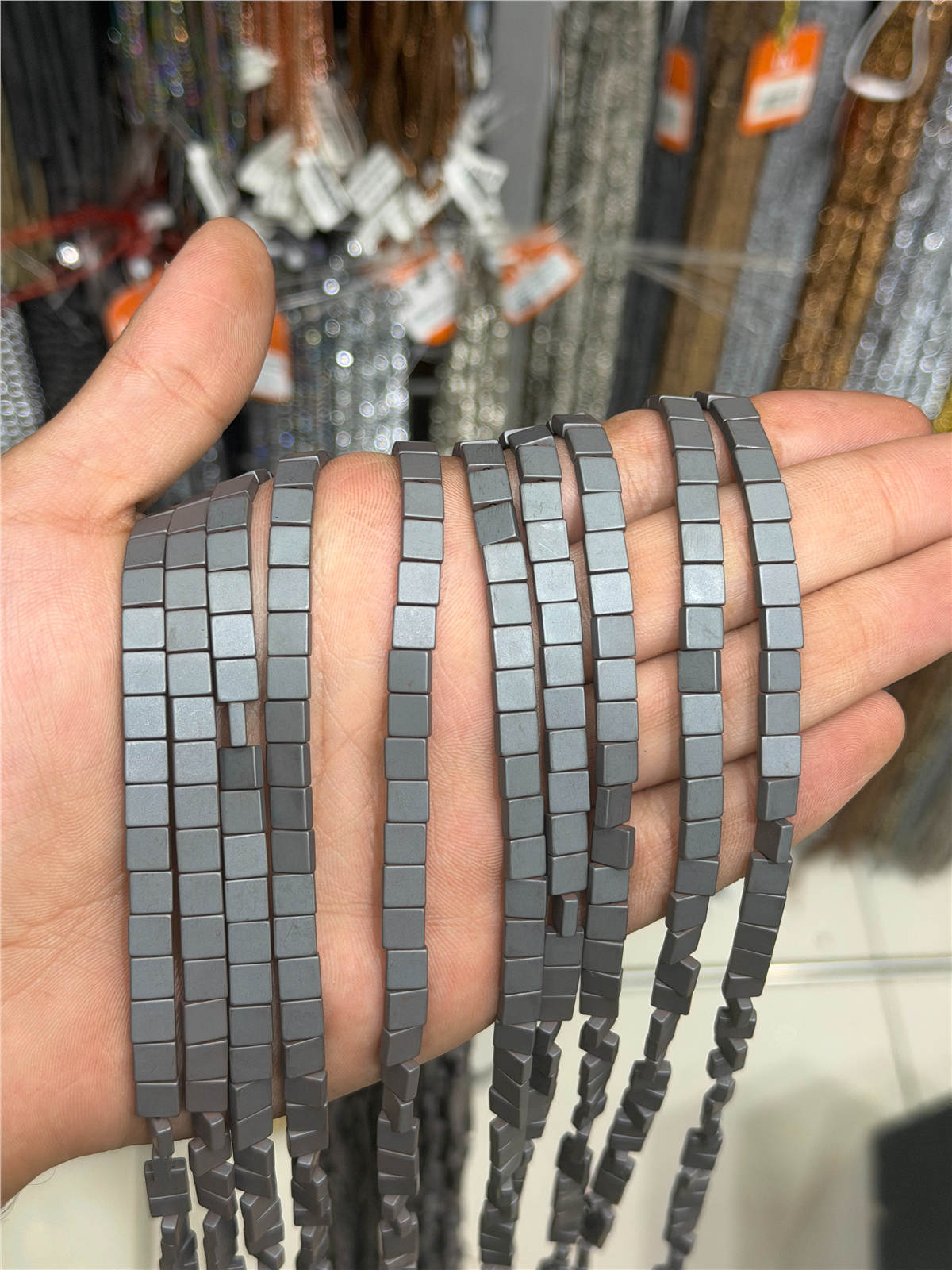 Hematit Taşı Yassı Kare Kesim 6x6mm- Mat Gri Doğal Taş Dizi