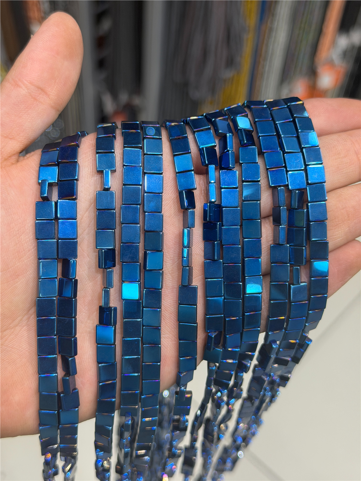 Hematit Taşı Yassı Kare Kesim 6x6mm- Parlak Mavi Doğal Taş Dizi