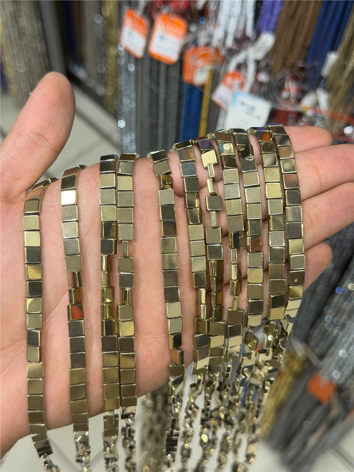 Hematit Taşı Yassı Kesim Parlak Antik Sarı 6x6mm Doğal Taş Dizi