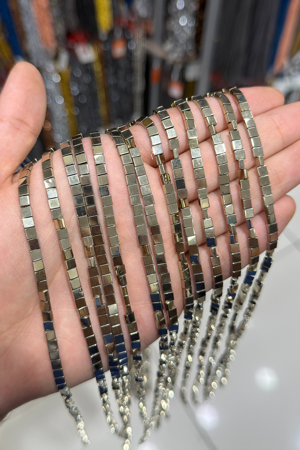 Hematit Taşı Yassı Kesim Parlak Antik Sarı 4x4mm Doğal Taş Dizi