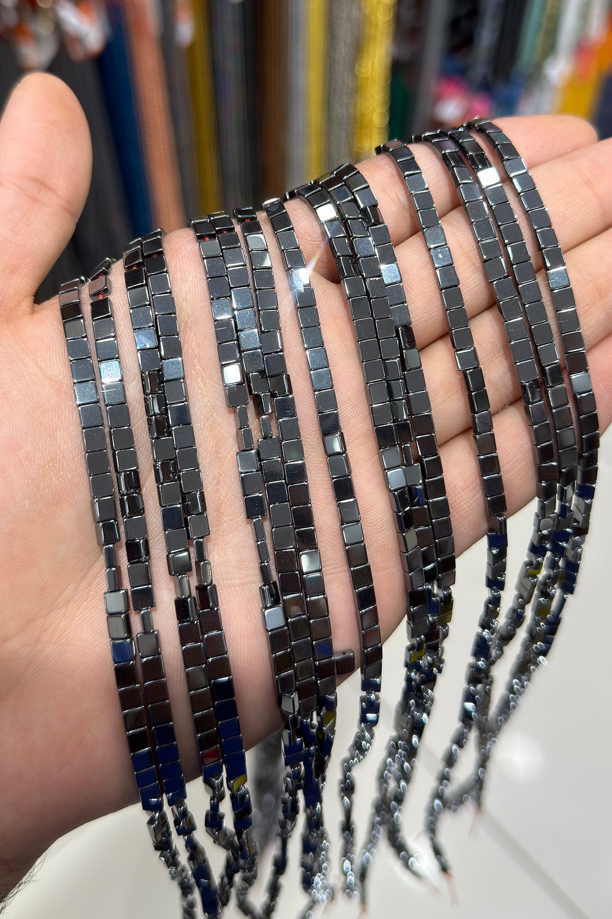 Hematit Taşı Yassı Kesim Parlak Füme 4x4mm Doğal Taş Dizi