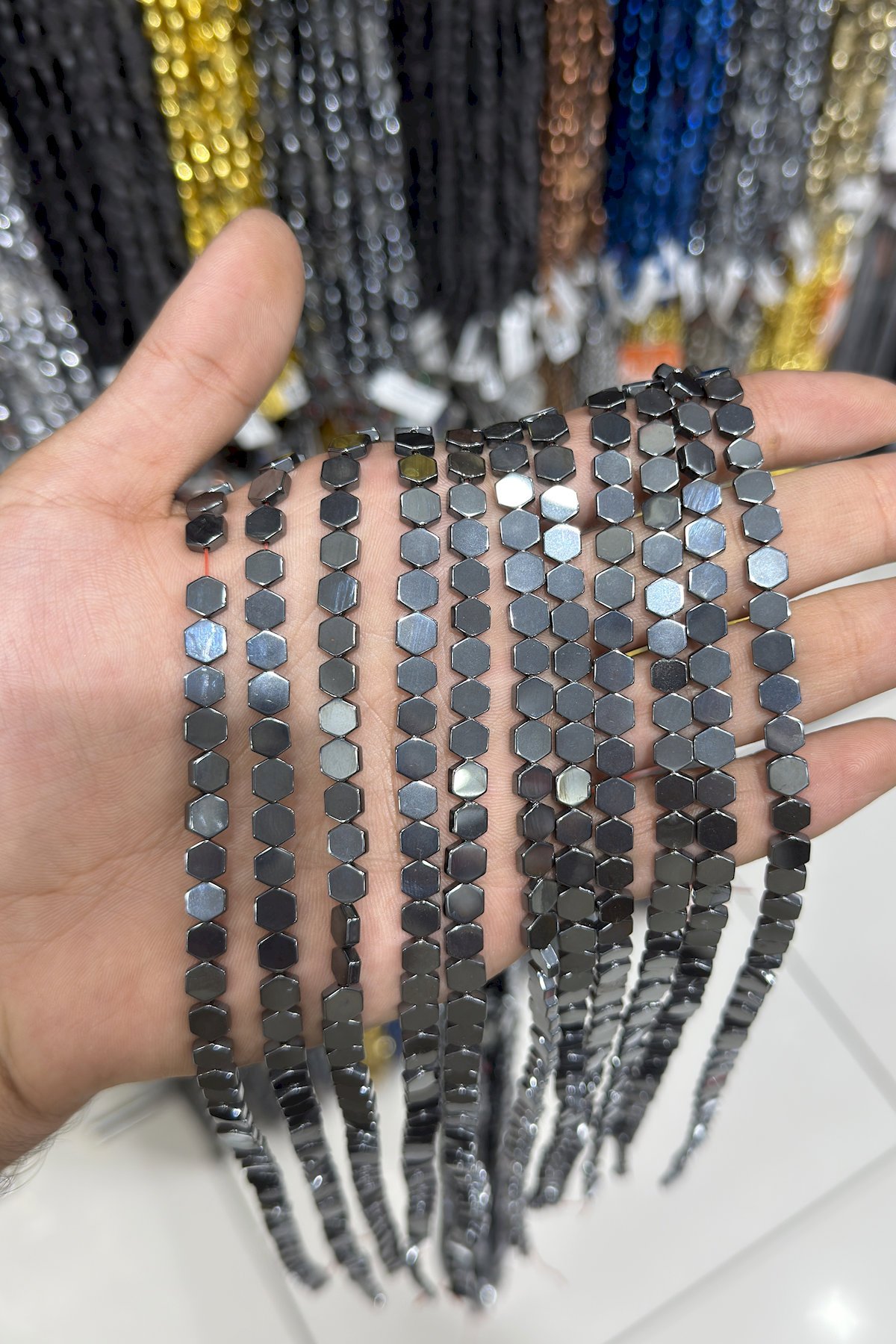 Hematit Taşı Yassı Kesim Parlak Füme 6x6mm Doğal Taş Dizi