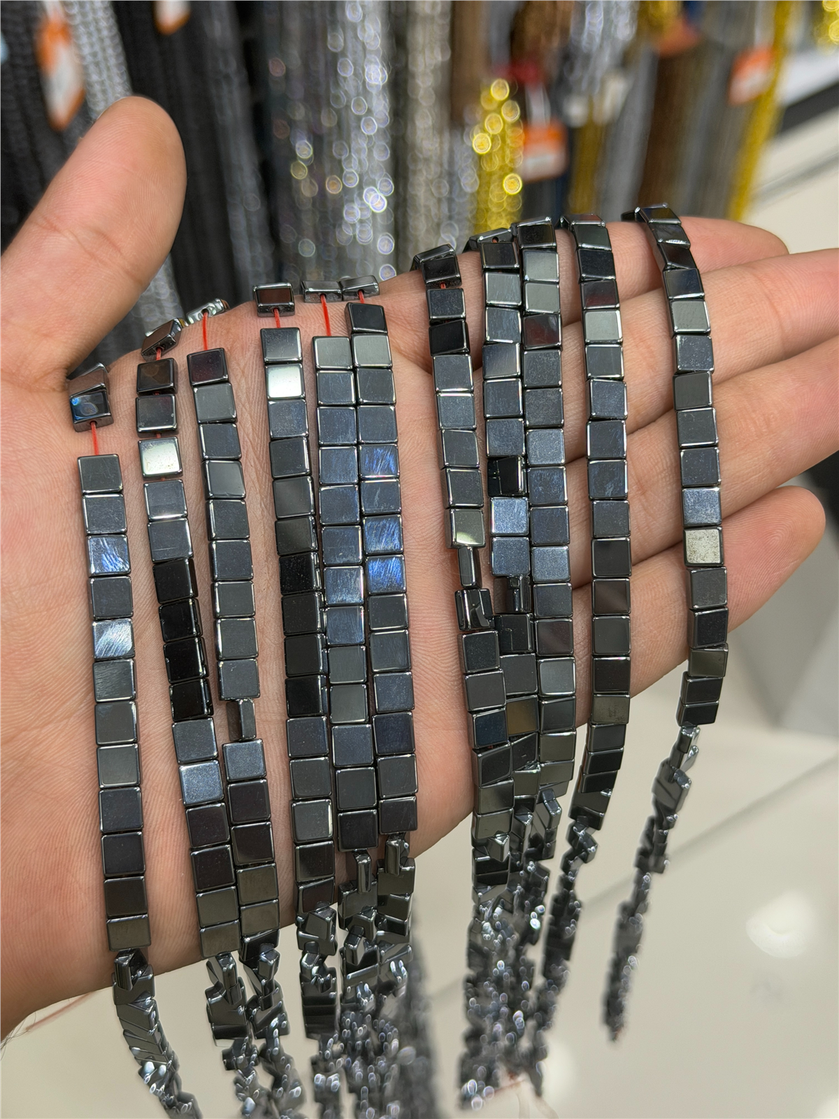 Hematit Taşı Yassı Kesim Parlak Füme 6x6mm Doğal Taş Dizi