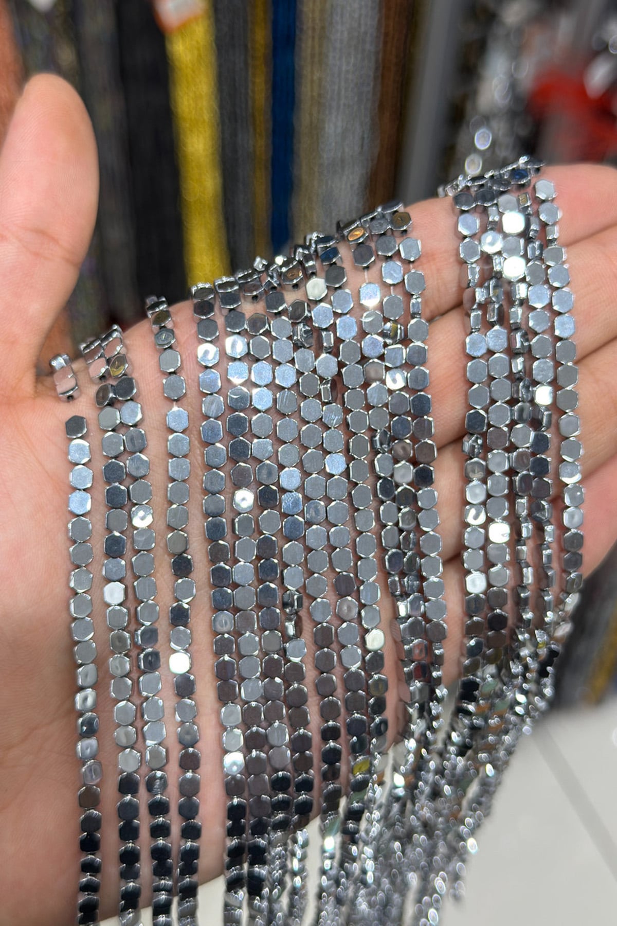 Hematit Taşı Yassı Kesim Parlak Gümüş 4x4mm Doğal Taş Dizi