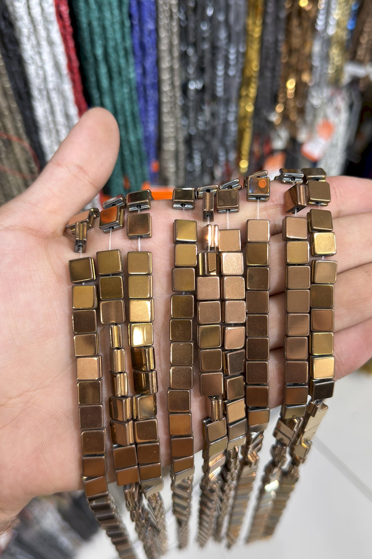 Hematit Taşı Yassı Kesim Parlak Kahverengi 8x8mm Doğal Taş Dizi