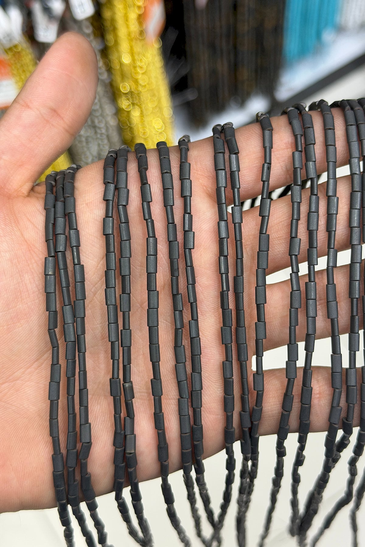 Hematit Taşı Yassı Tımbıl Kesim Mat Siyah 3x5mm Doğal Taş Dizi