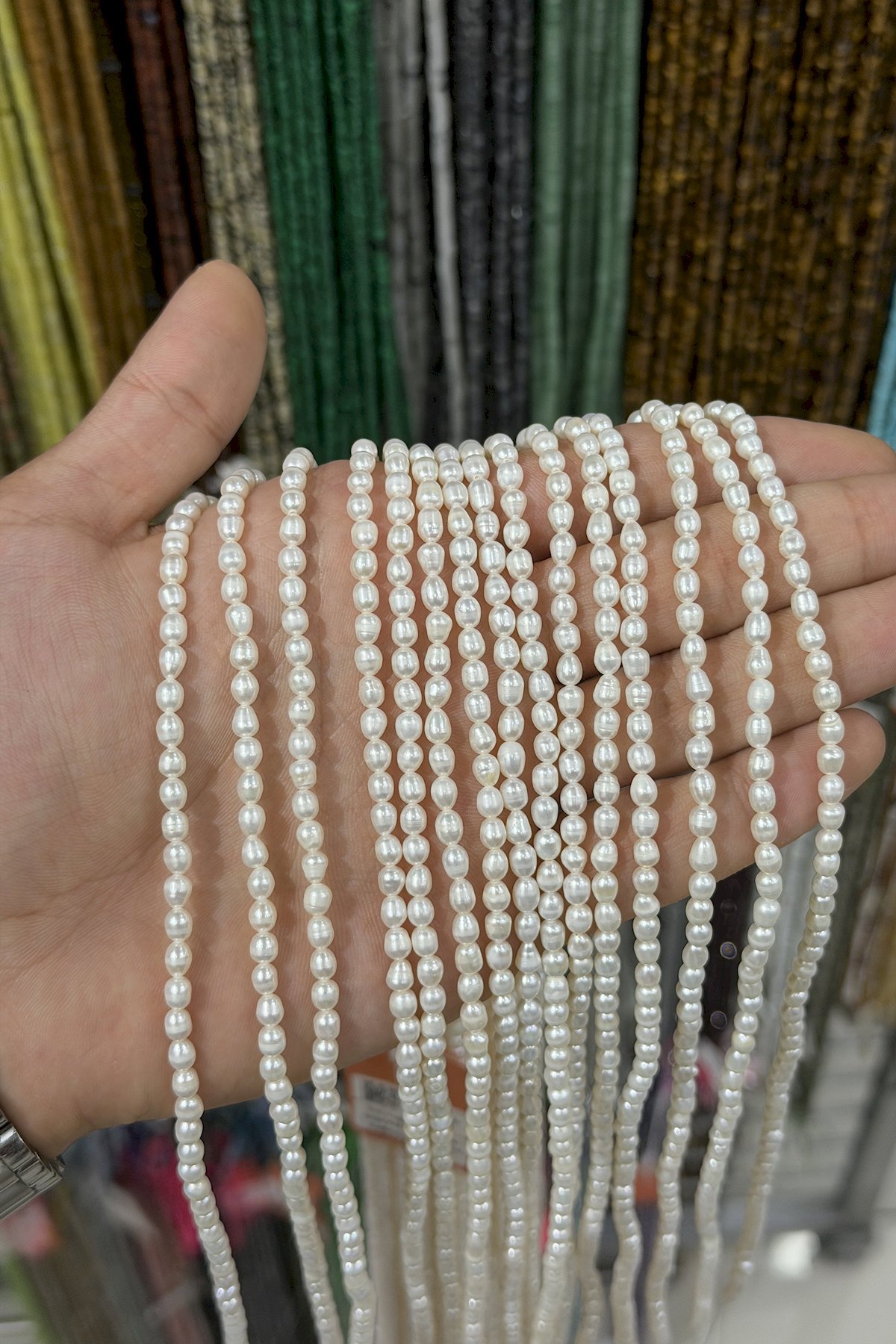İnci Doğal Taş-Beyaz Arpa Amorf Kesim 3-4mm Dizi A