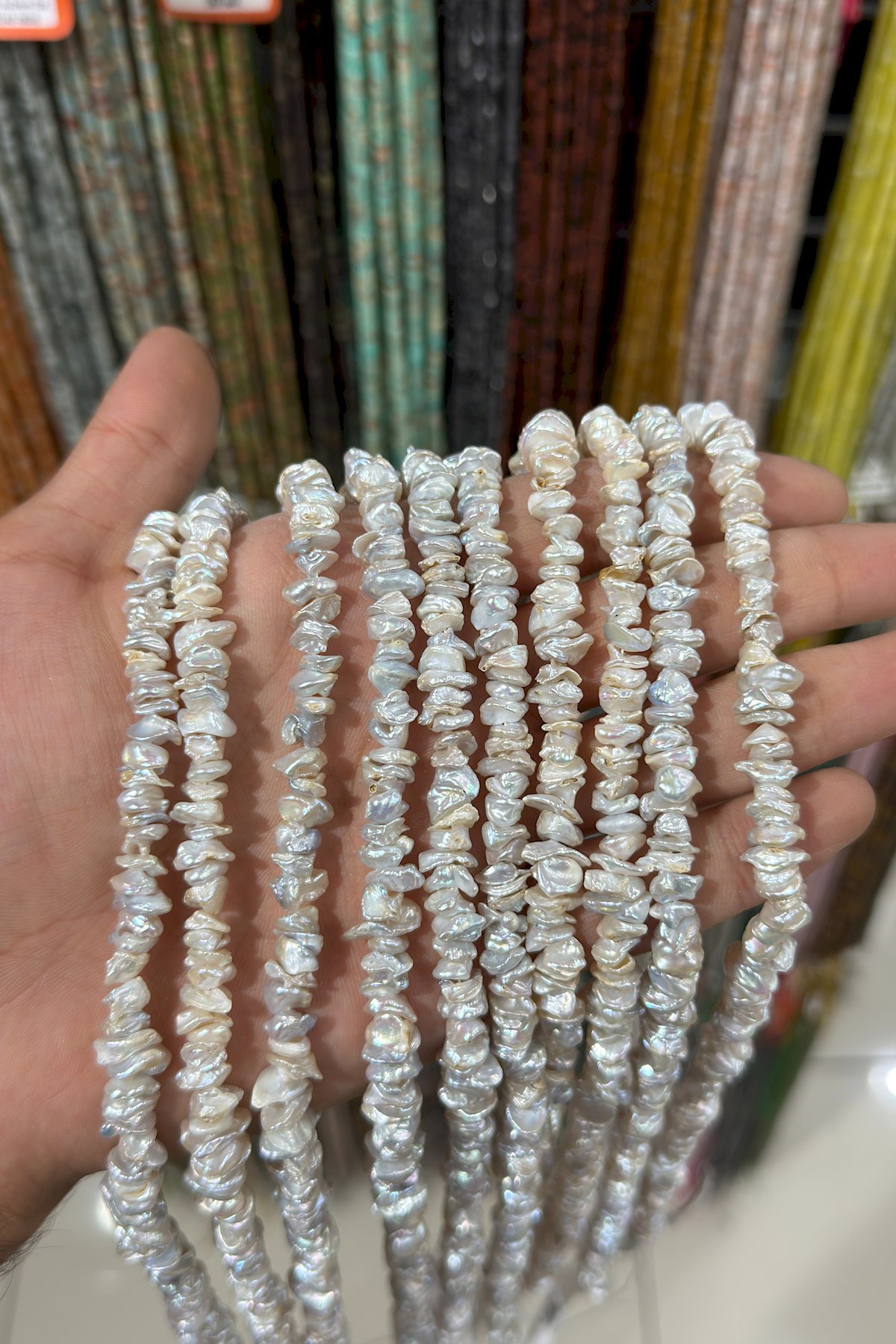 İnci Doğal Taş - Cips Amorf Kesim 7x3mm Dizi