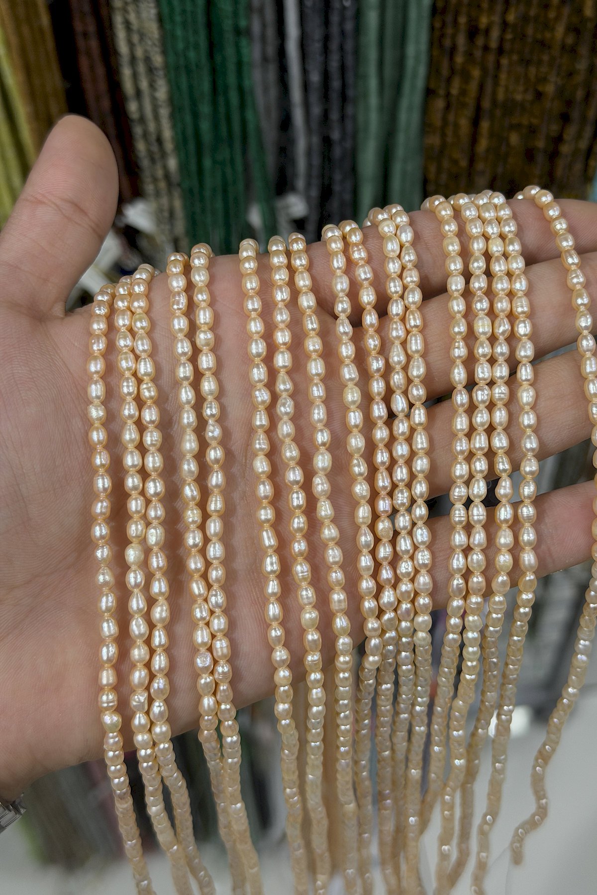 İnci Doğal Taş-Pembe Arpa Amorf Kesim 3-4mm Dizi A