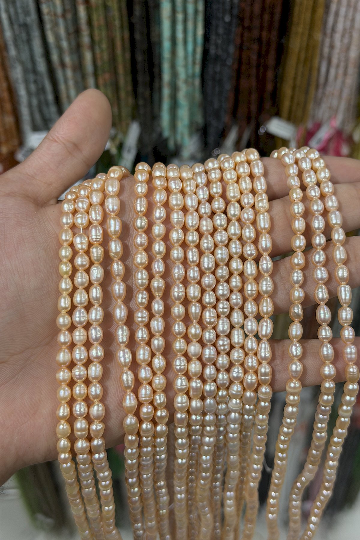 İnci Doğal Taş-Pembe Arpa Amorf Kesim 5-6mm Dizi AB