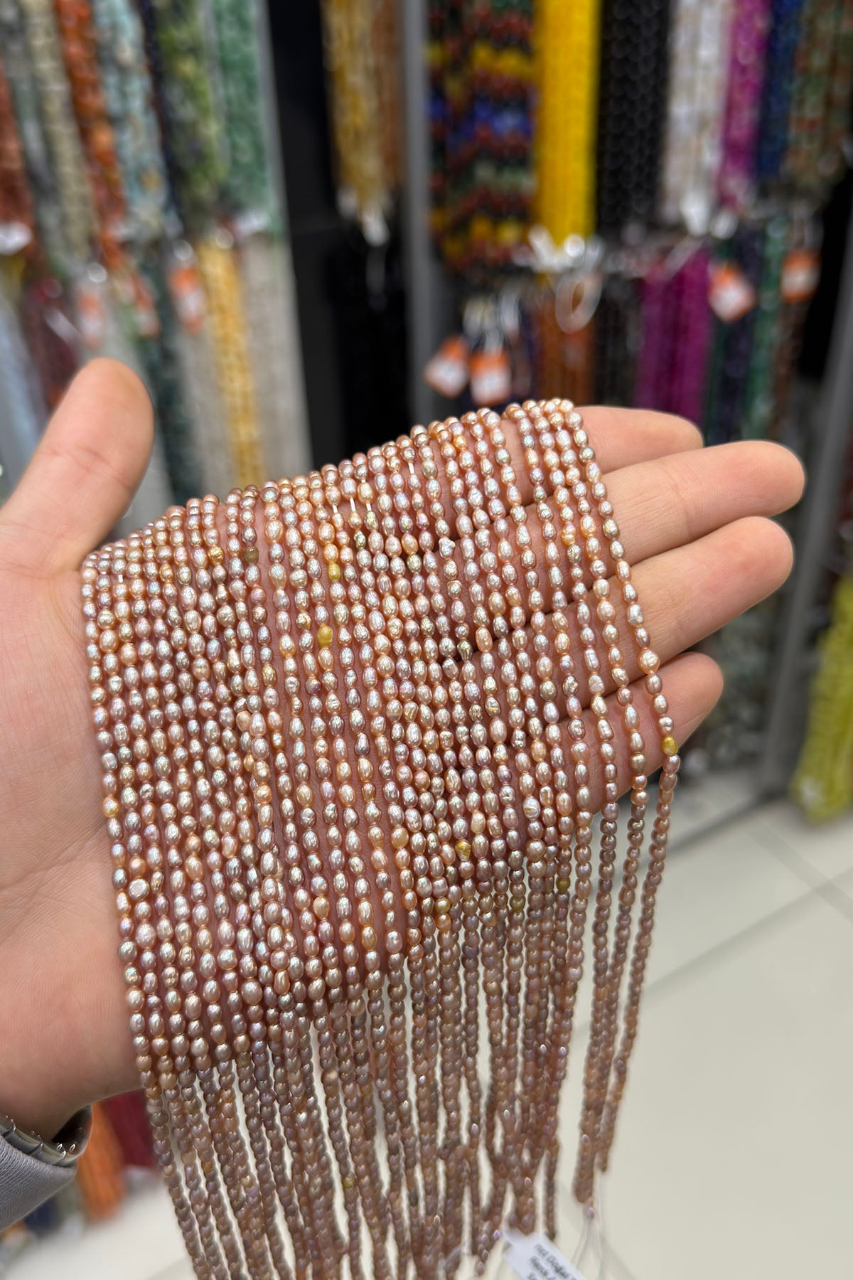 İnci Doğal Taş Somon Renk Arpa Kesim 3x4mm Dizi