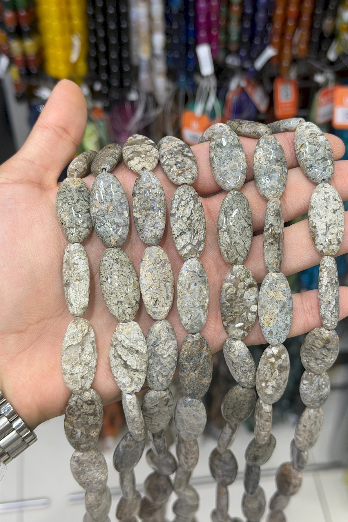 Jasper Doğal Taş Parlak Gri Oval Kesim 30x15mm Dizi