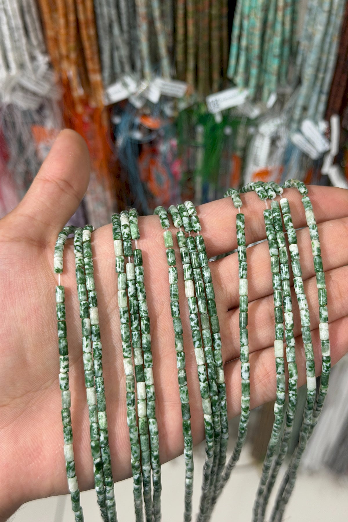 Jasper Taşı Silindir Kesim Parlak Yeşil 3x6mm Doğal Taş Dizi [AA]