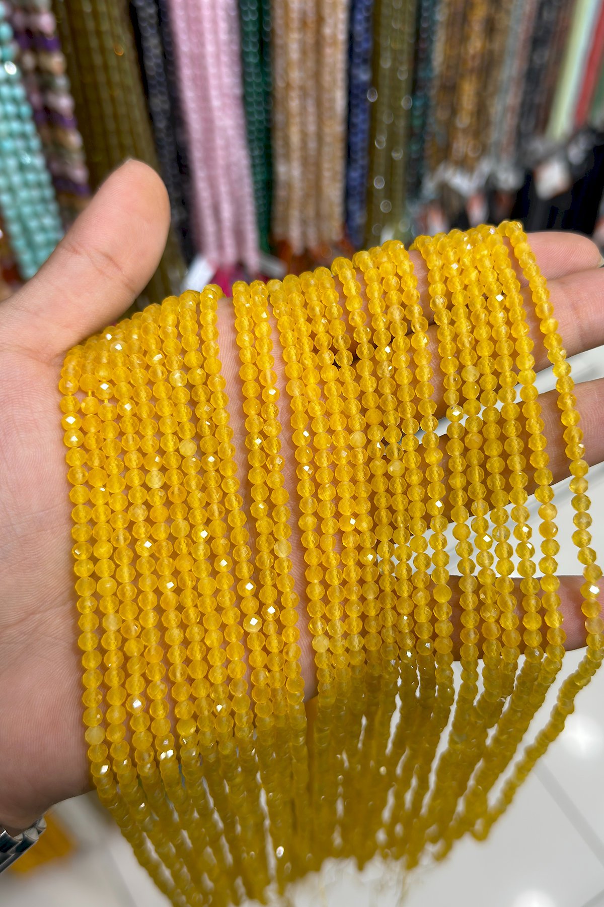 Kedigözü Taşı Sarı Küre Faset Kesim 4mm Dizi
