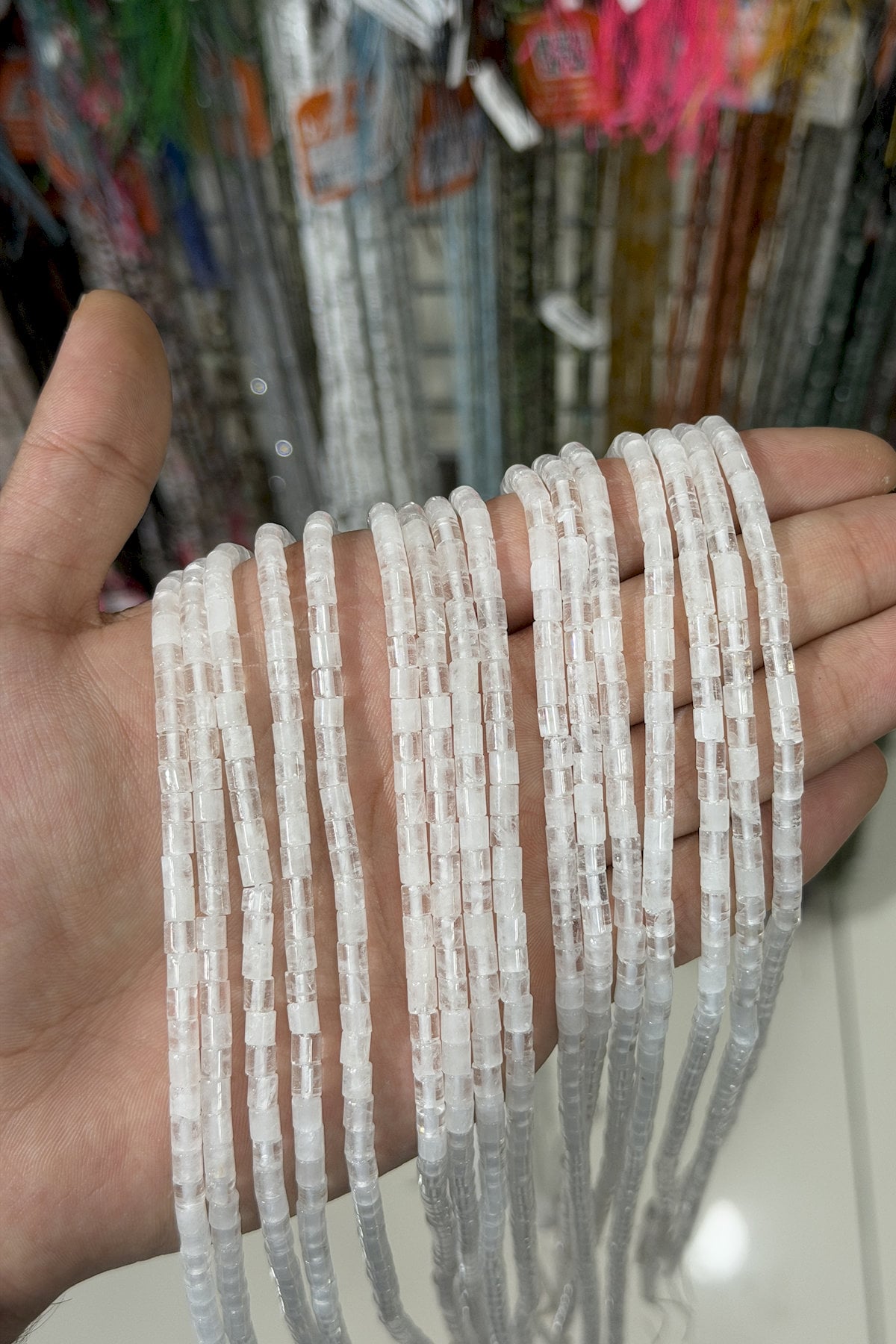 Kristal Kuvars Taşı Silindir Kesim Parlak 4x4mm Doğal Taş Dizi [AA]