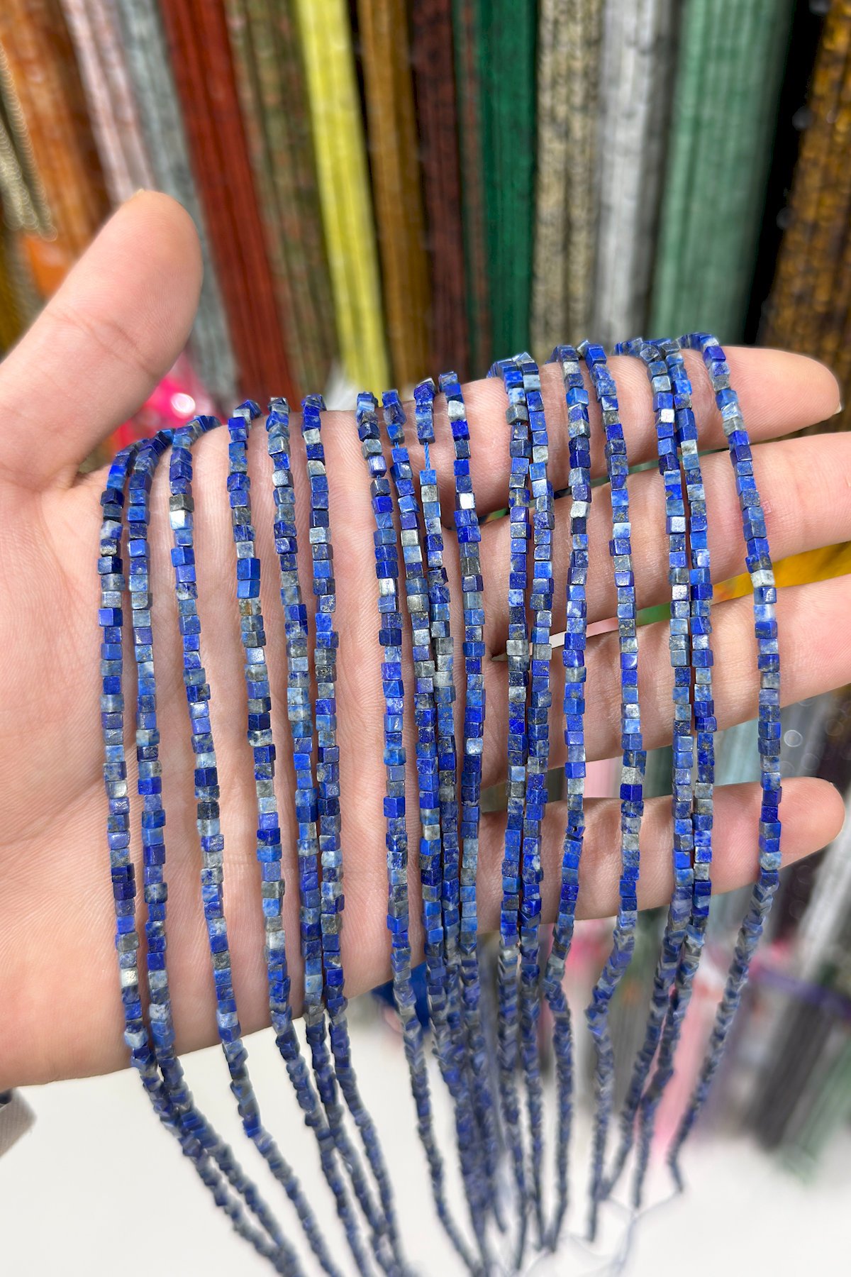Lapis Lazuli Taşı Küp Kesim 2x2mm Doğal Taş Dizi