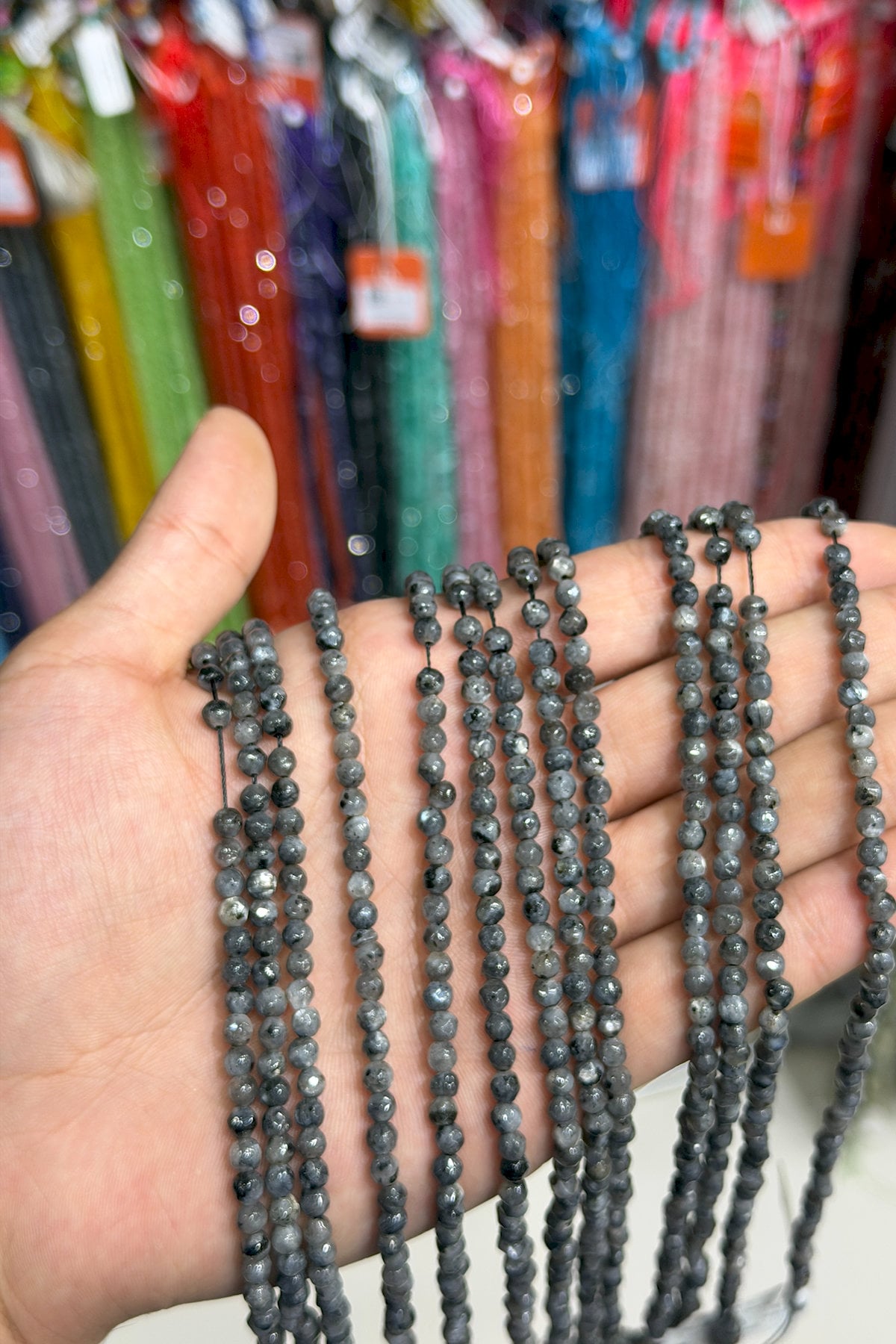Larvakit Taşı Küre Faset Kesim Parlak 4mm Doğal Taş Dizi [AA]