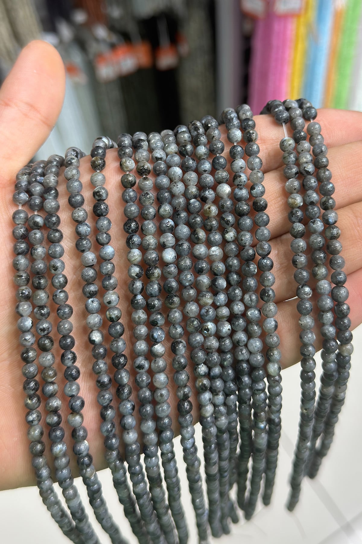 Larvakit Taşı Küre Kesim Parlak 4mm Doğal Taş Dizi [B]