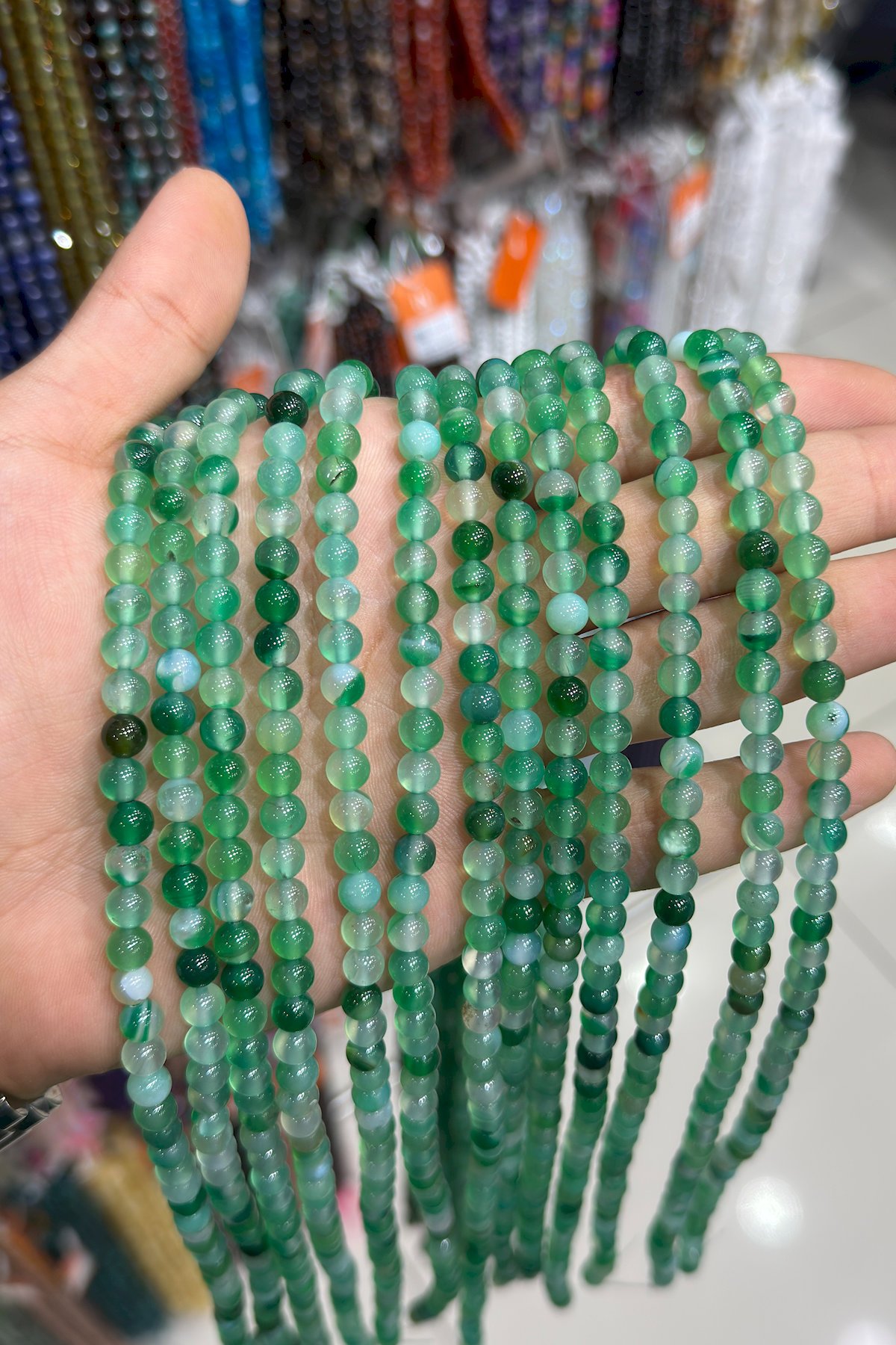 Madagaskar Akik Taşı Küre Kesim Parlak Yeşil 6mm Doğal Taş Dizi [AA]
