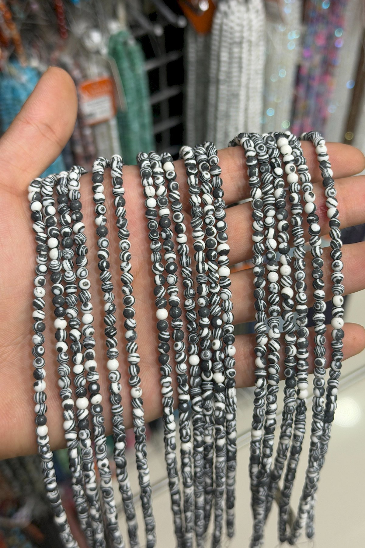 Malakit Taşı Küre Kesim Siyah Beyaz 4mm Doğal Taş Dizi [B+]