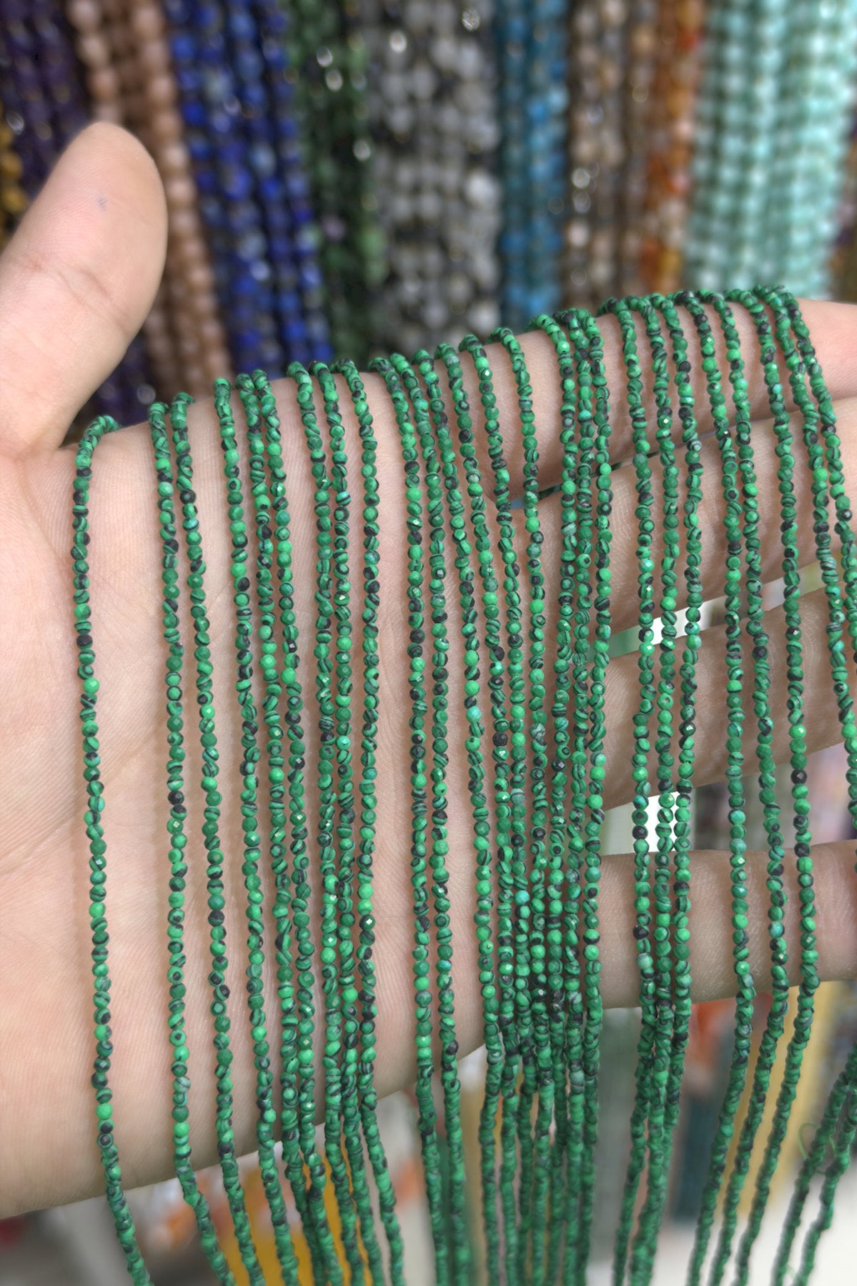 Malakit Taşı Küre Kristal Kesim Parlak 2mm Doğal Taş Dizi