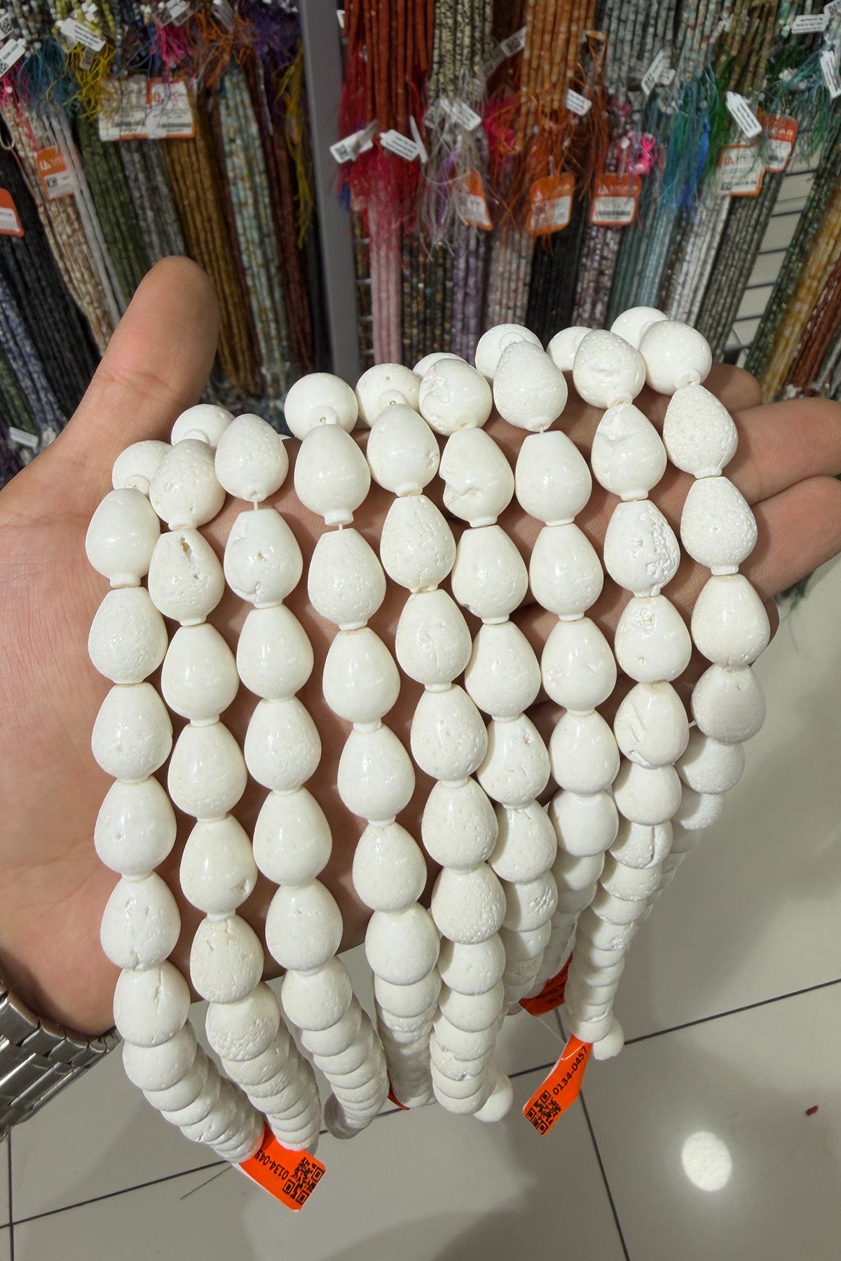 Mercan Doğal Taş Beyaz Parlak Damla Kesim 16x11mm Dizi