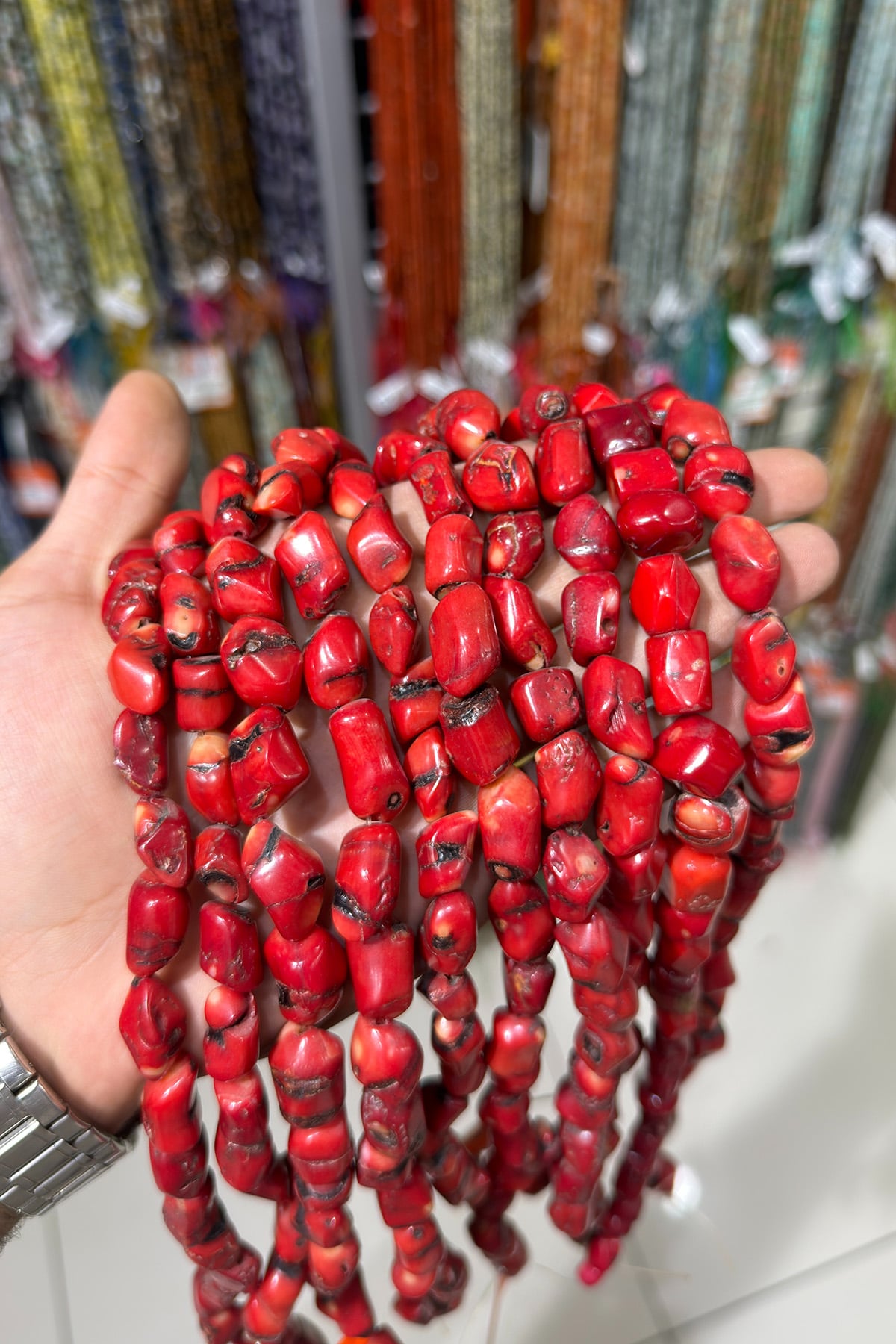 Mercan Doğal Taş Parlak Kırmızı Amorf Kesim 11x20mm Dizi