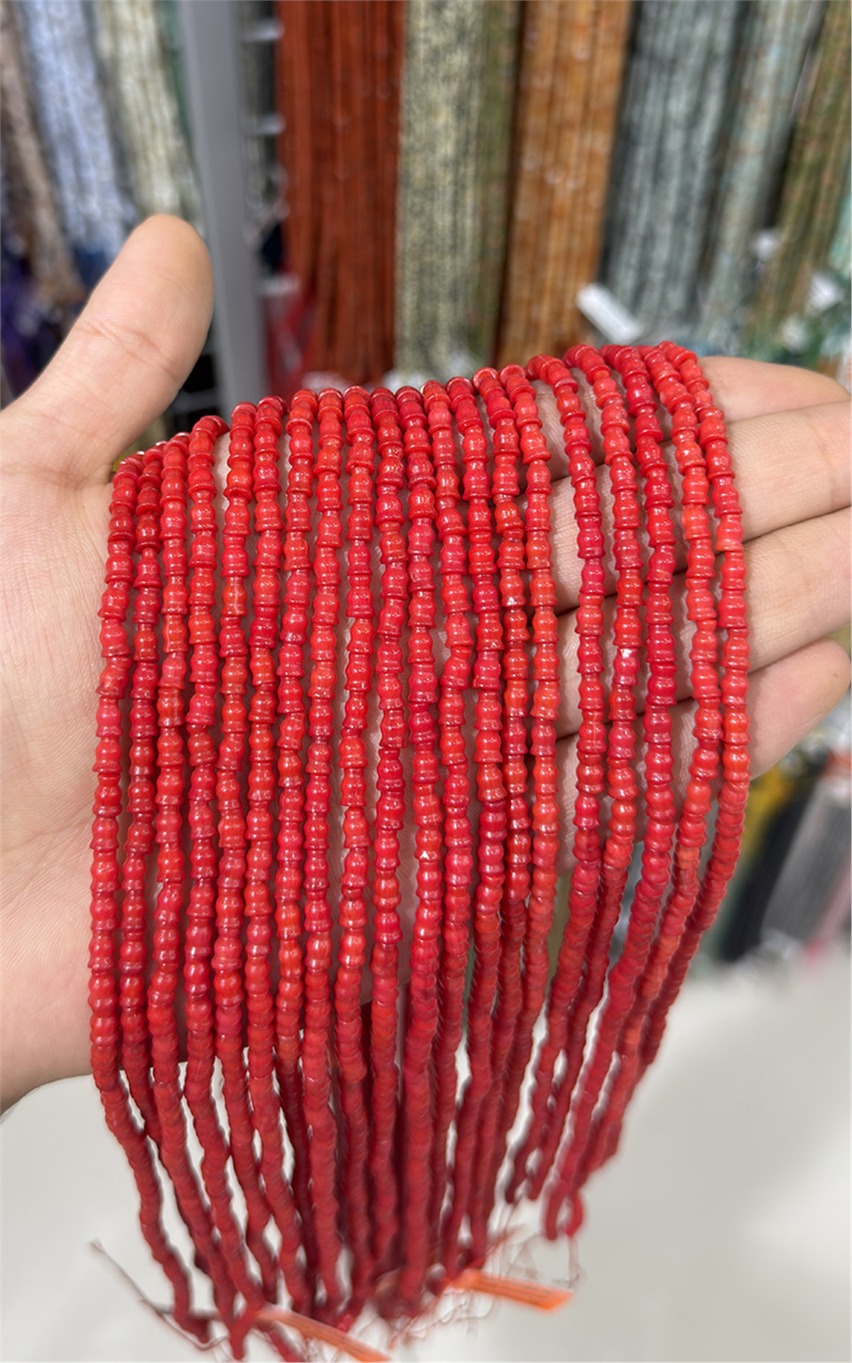 Mercan Doğal Taş Parlak Kırmızı Çan Kesim 6x4mm Dizi