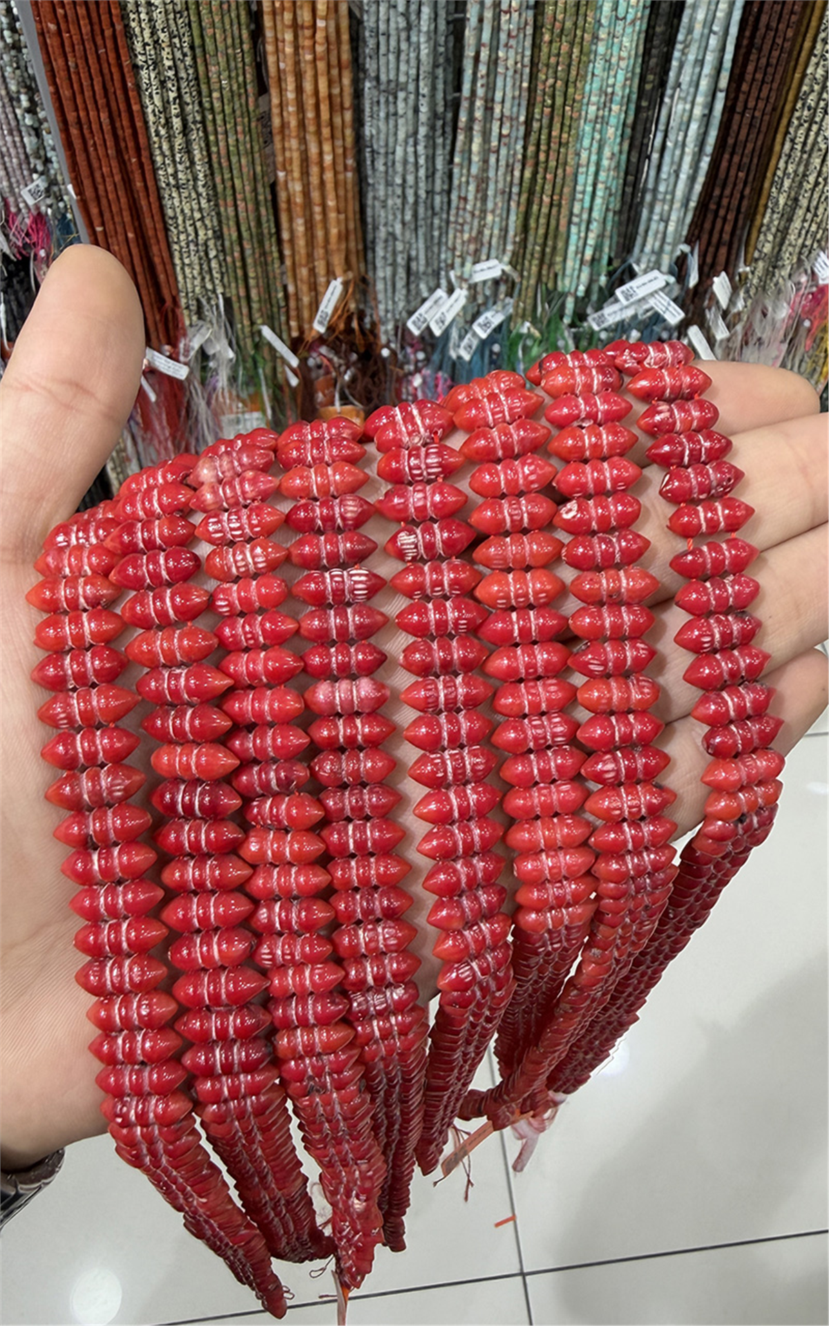 Mercan Doğal Taş Parlak Kırmızı Çift Delikli Silindir Kesim 5x13mm Dizi