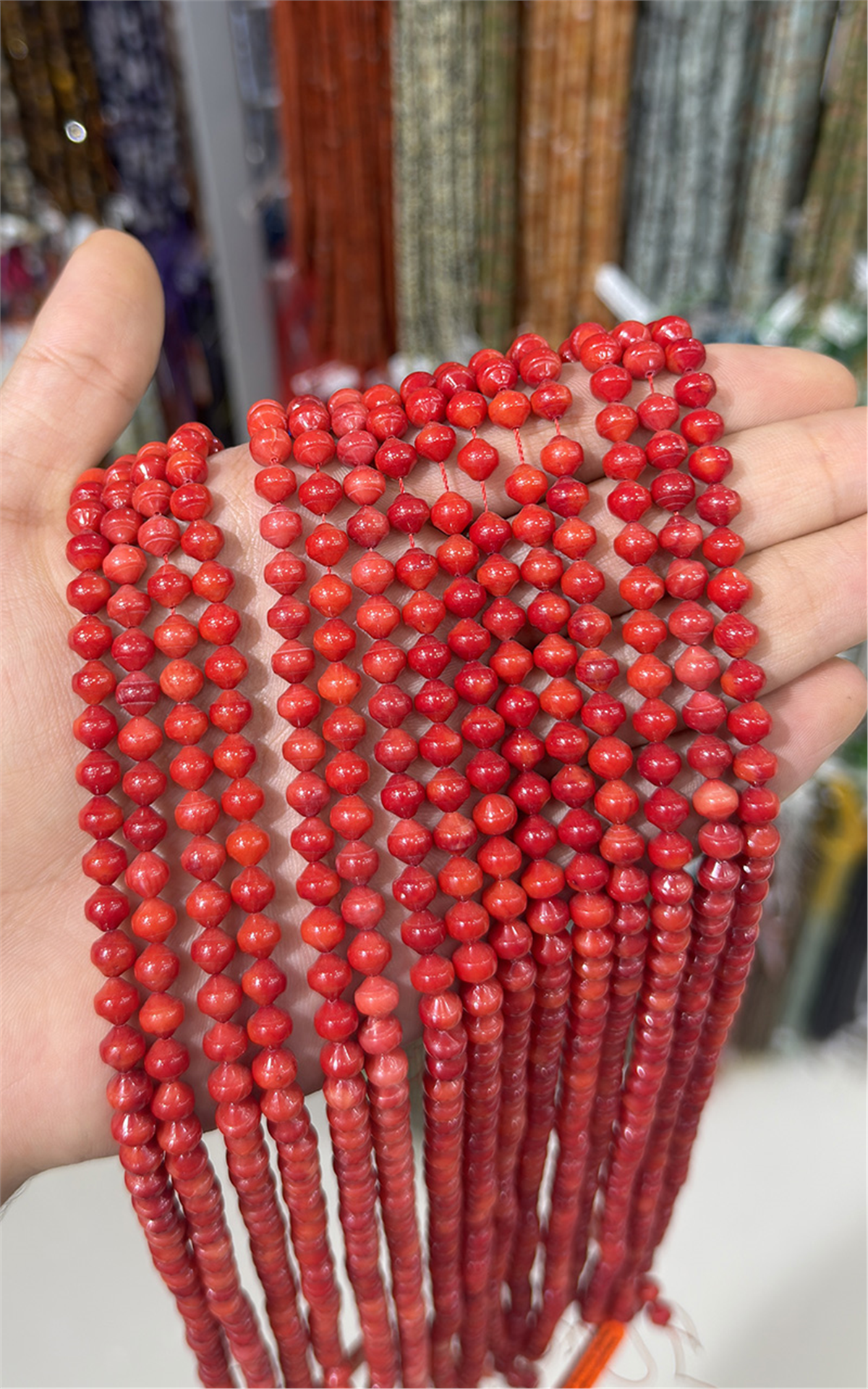 Mercan Doğal Taş Parlak Kırmızı Küre Mantar Kesim 6.5mm Dizi