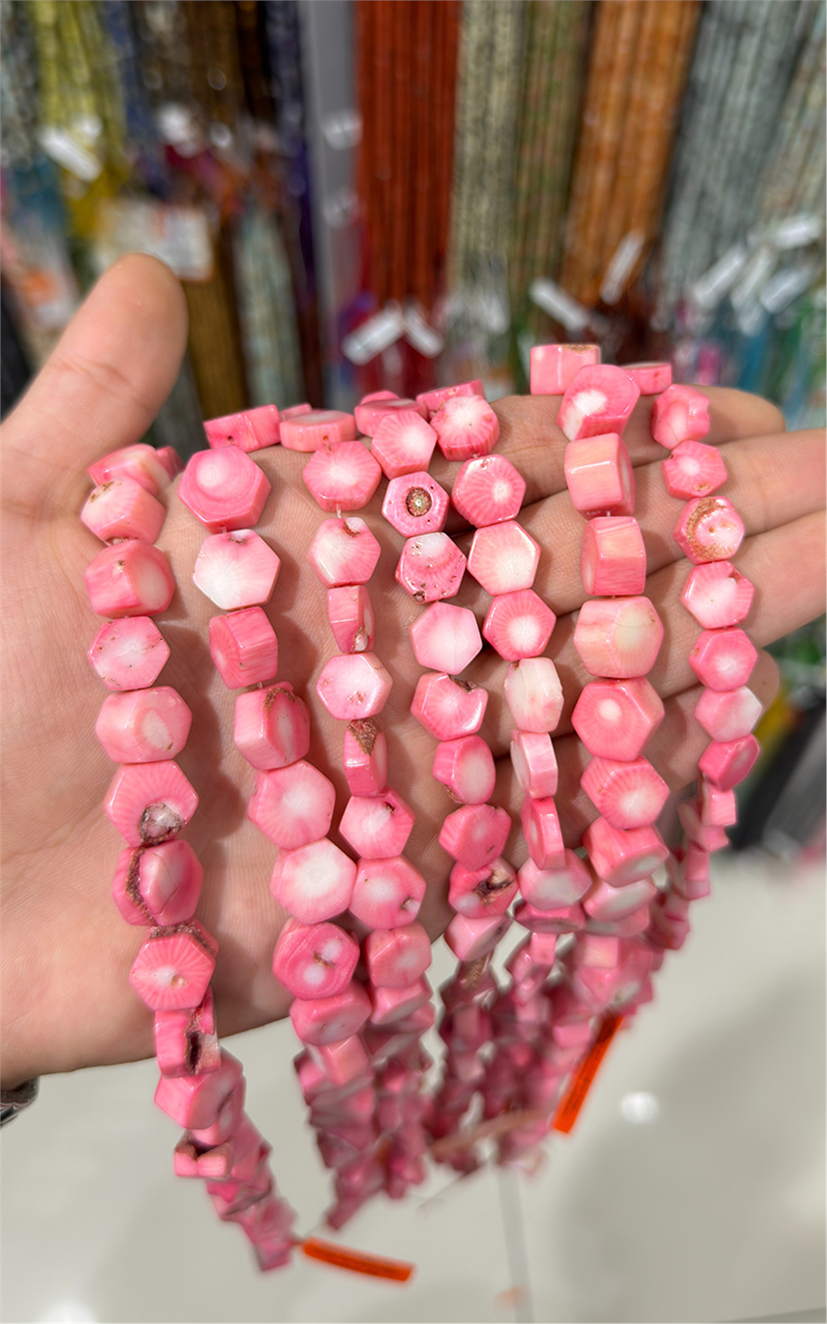 Mercan Doğal Taş Parlak Pembe Altıgen 11x5mm Dizi