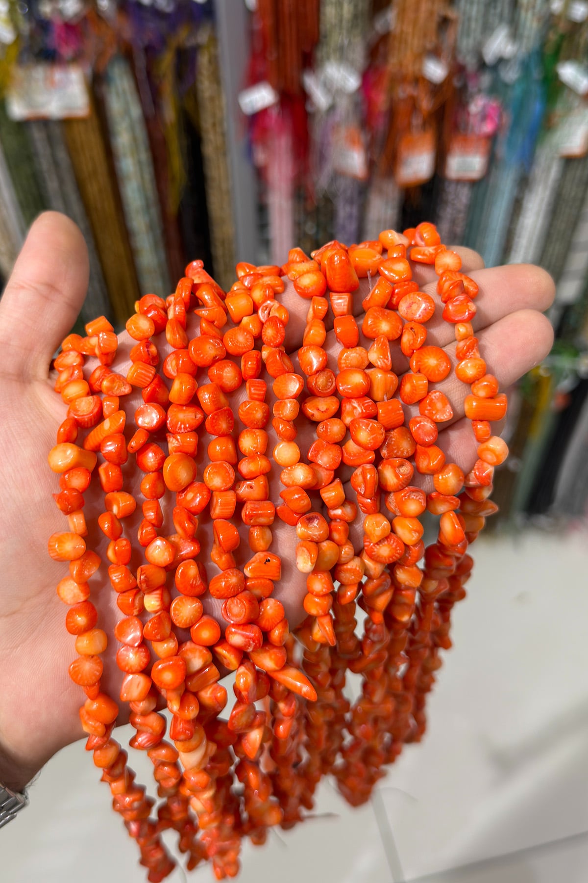 Mercan Doğal Taş Parlak Turuncu Amorf 5x6mm Dizi