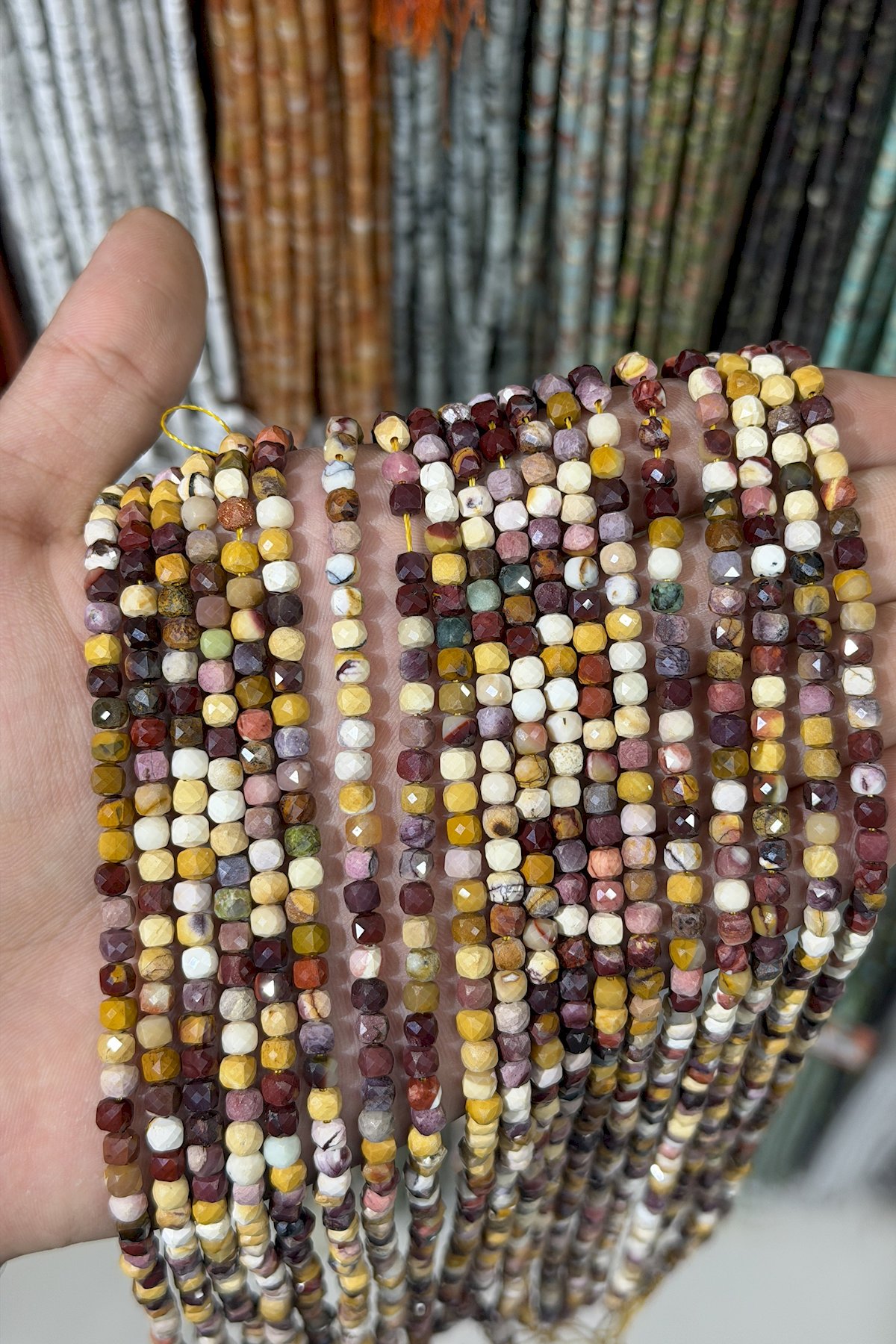 Mokait Jasper Taşı Faset Küp Kesim 4x4mm Doğal Taş Dizi