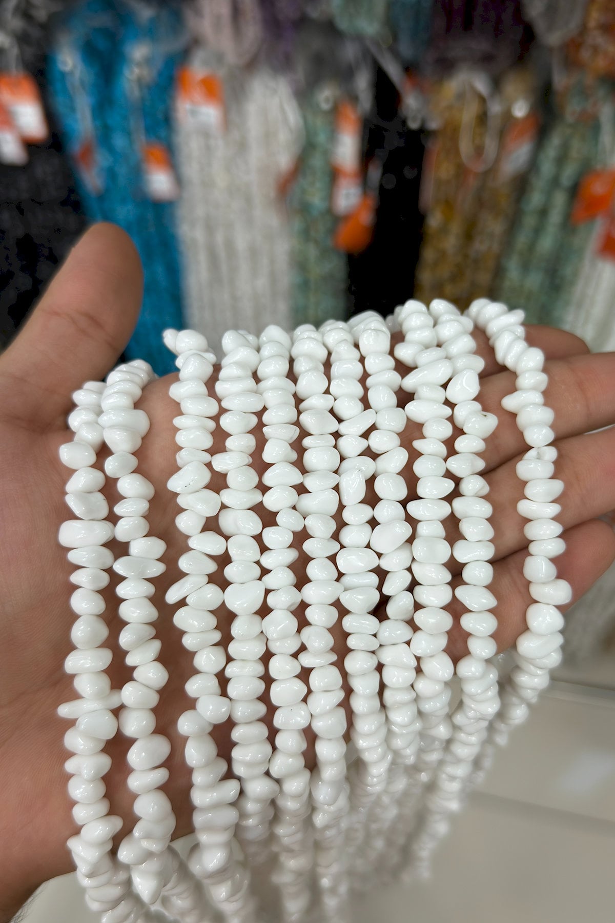 Oniks Kırık Taş Orta Boy Parlak Beyaz 5x8mm Doğal Taş Dizi