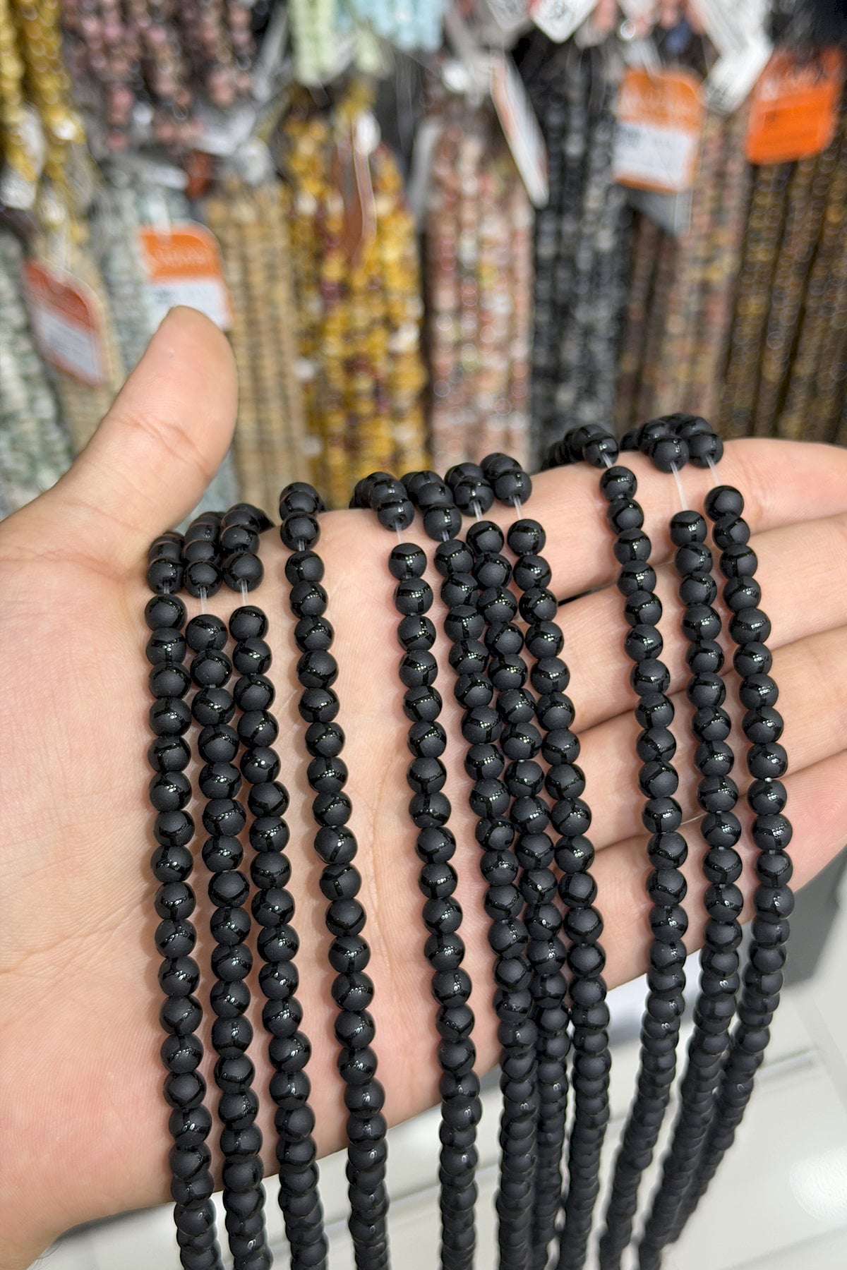 Oniks Taşı Küre Kesim Parlak 6mm Doğal Taş Dizi [AB+]