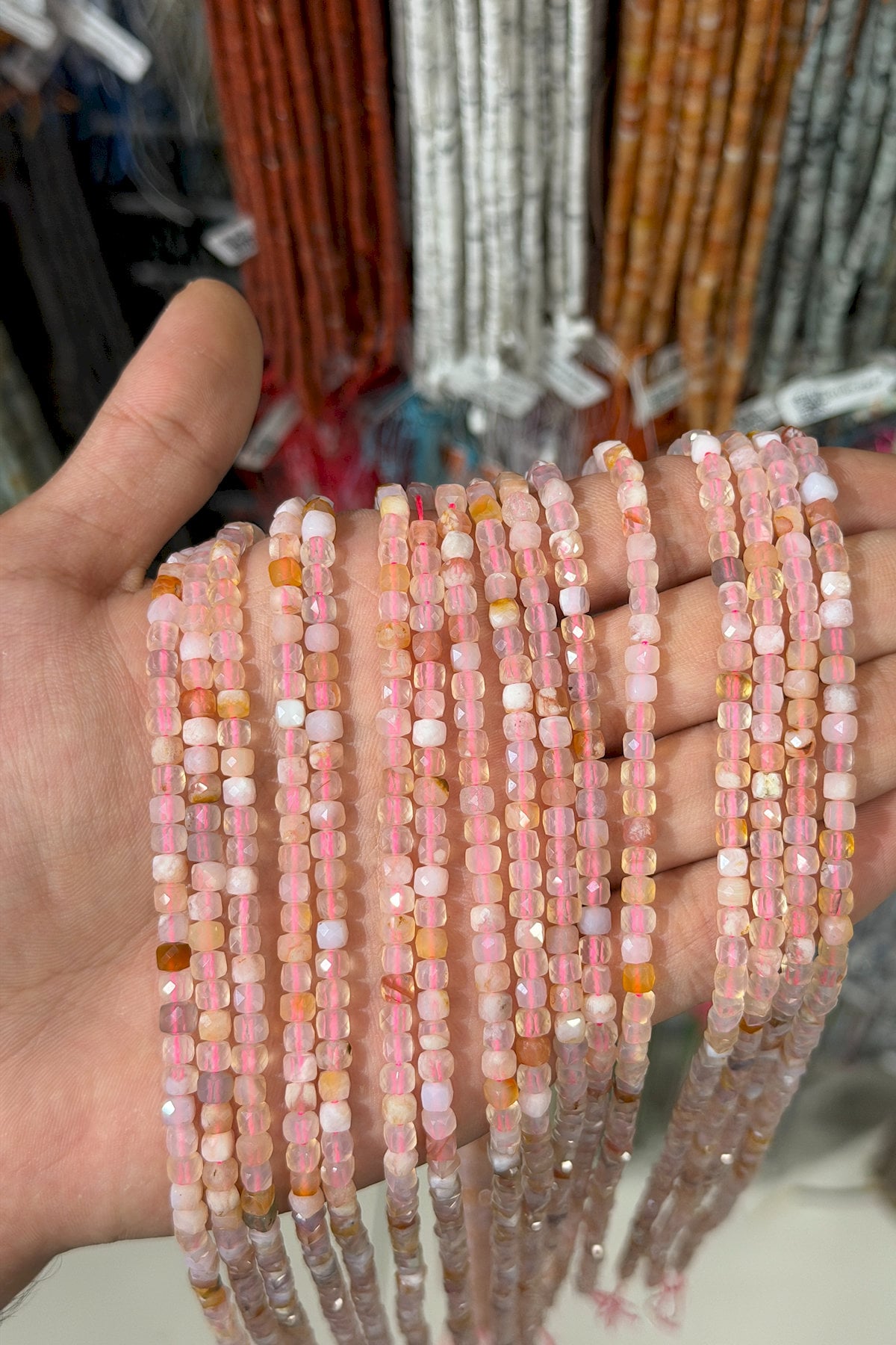 Pembe Kuvars Doğal Taş Faset Küp Kesim 4x4mm Dizi AB