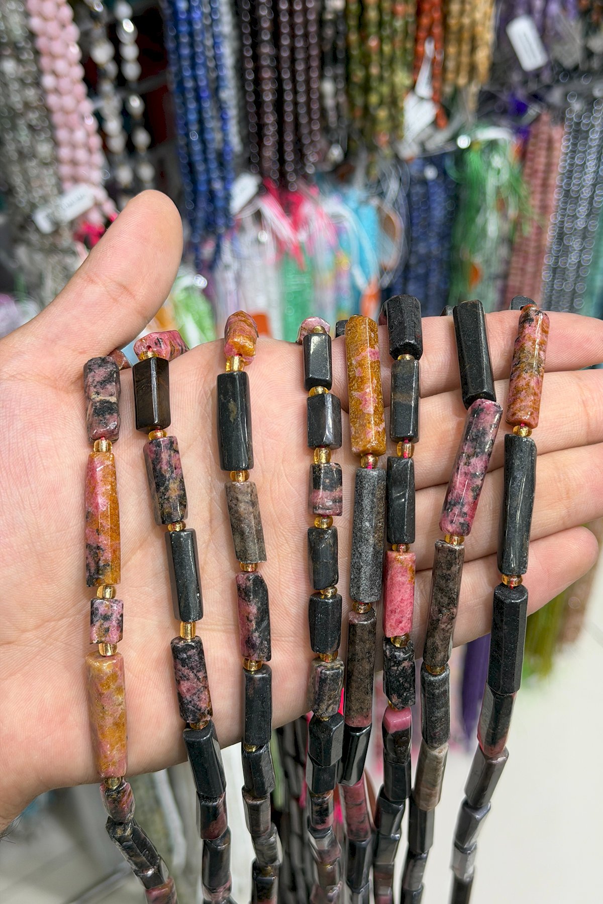 Rodonit Taşı Köşeli Silindir Kesim 7x27mm Doğal Taş Dizi