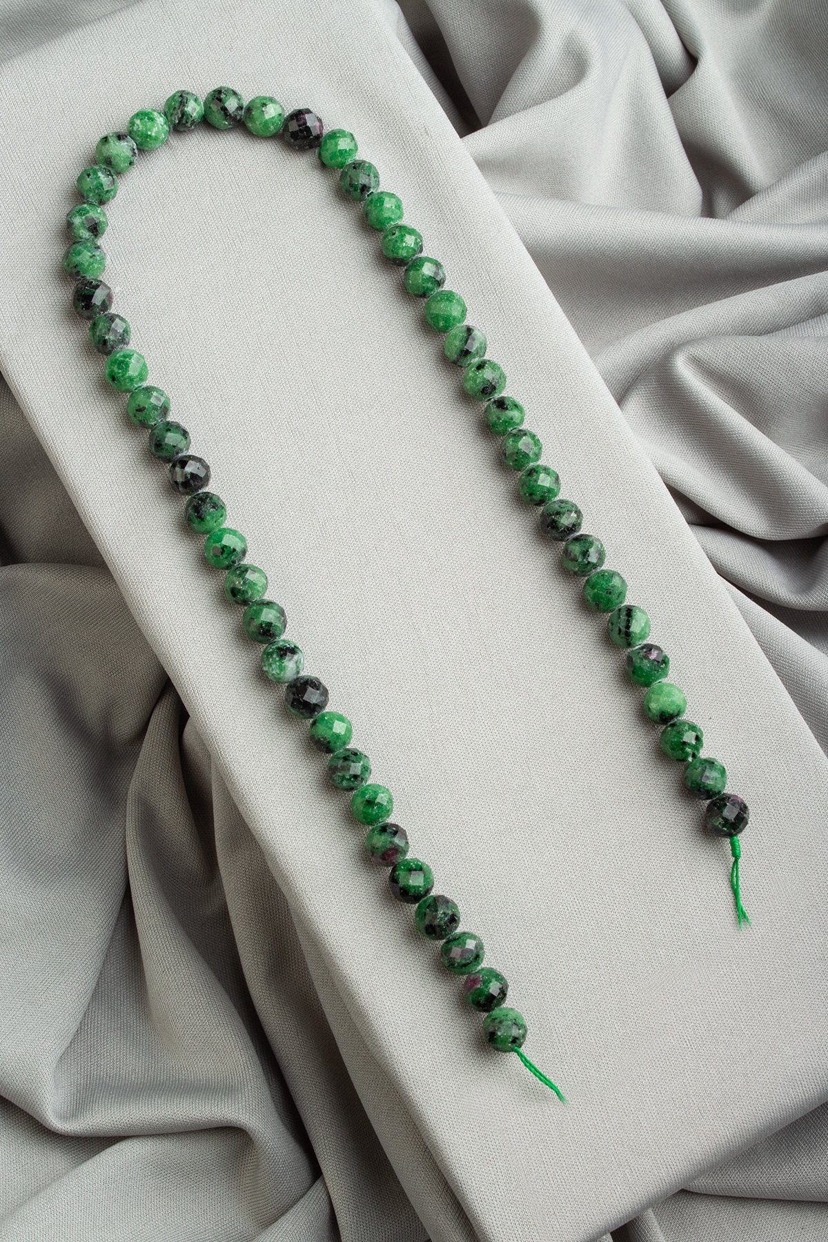 Ruby Zoisit Doğal Taş Parlak Küre Kristal Kesim 8mm Dizi [AA]